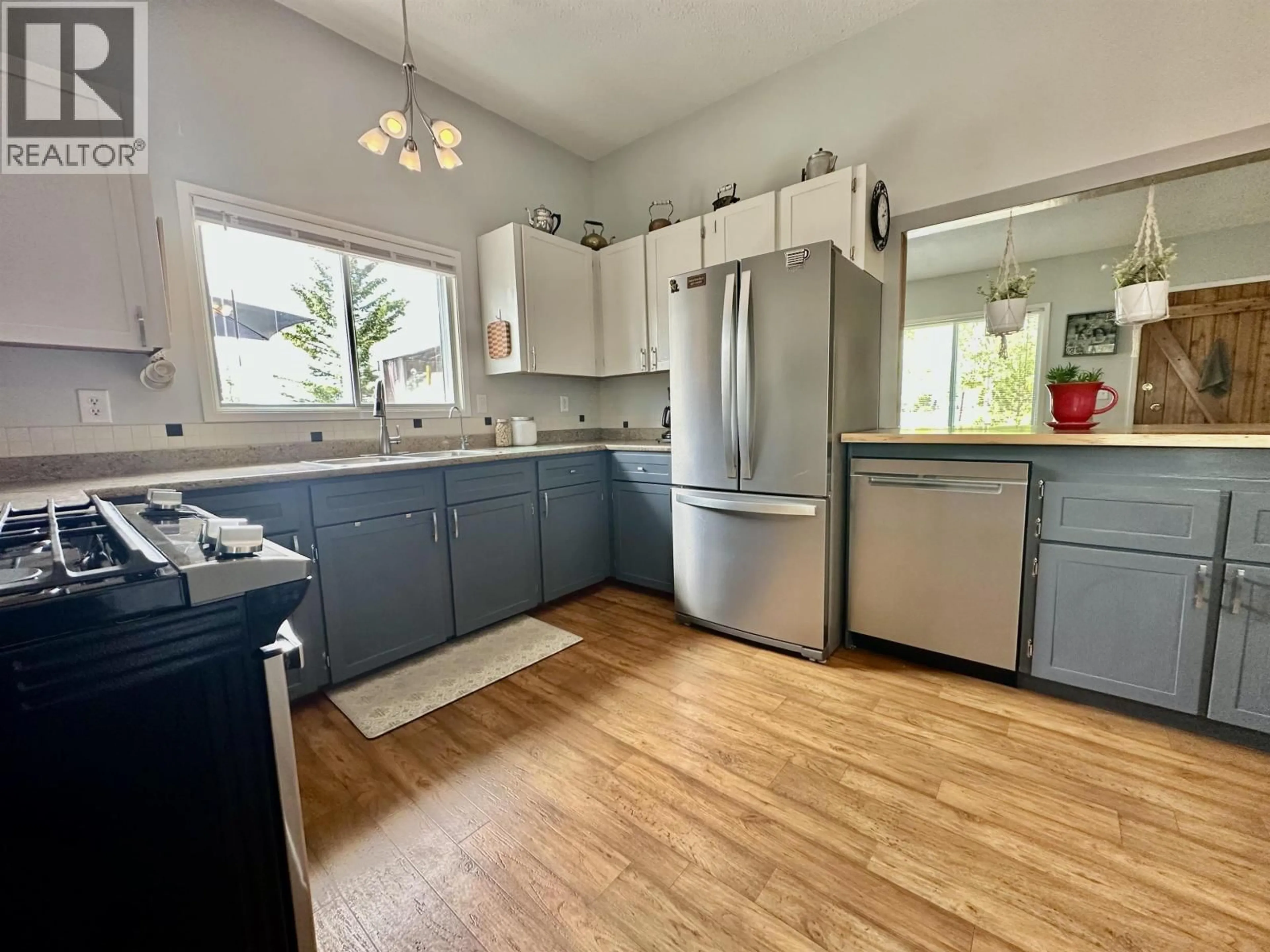 Open concept kitchen, unknown for 6445 LIVINGSTON ROAD, 70 Mile House British Columbia V0K2K1