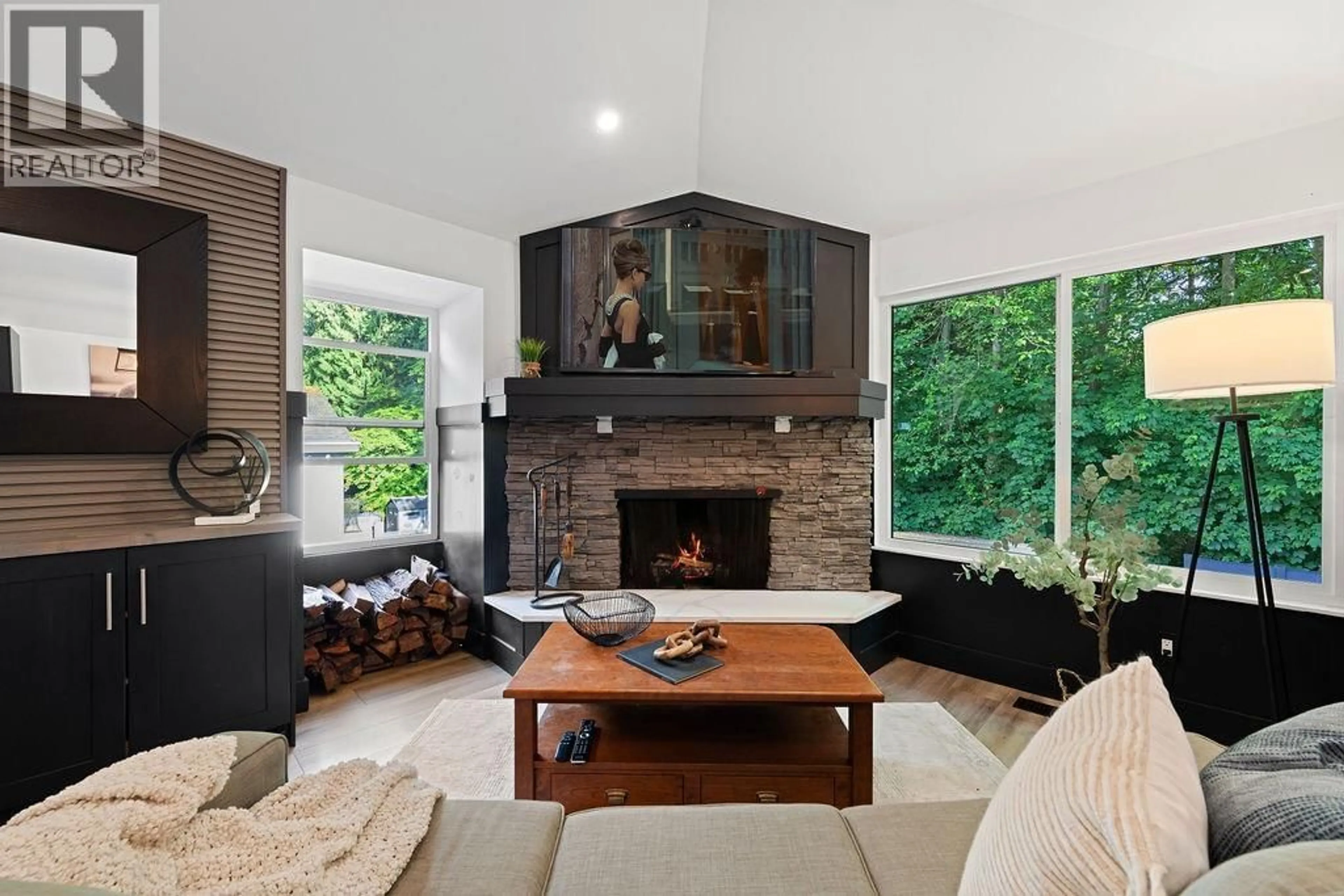 Living room with furniture, ceramic/tile floor for 1430 DRAYCOTT ROAD, North Vancouver British Columbia V7J1W2