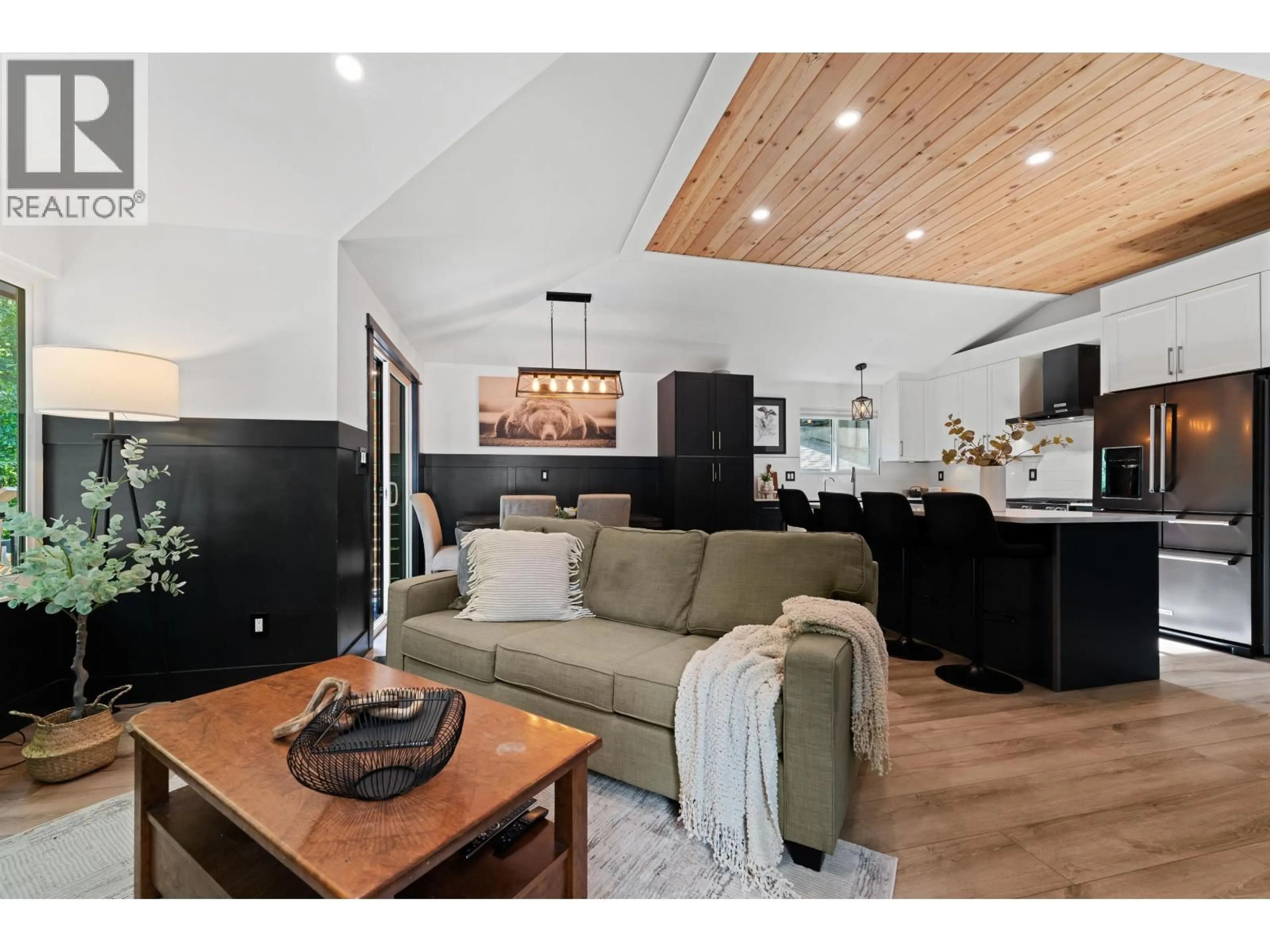 Unknown for 1430 DRAYCOTT ROAD, North Vancouver British Columbia V7J1W2
