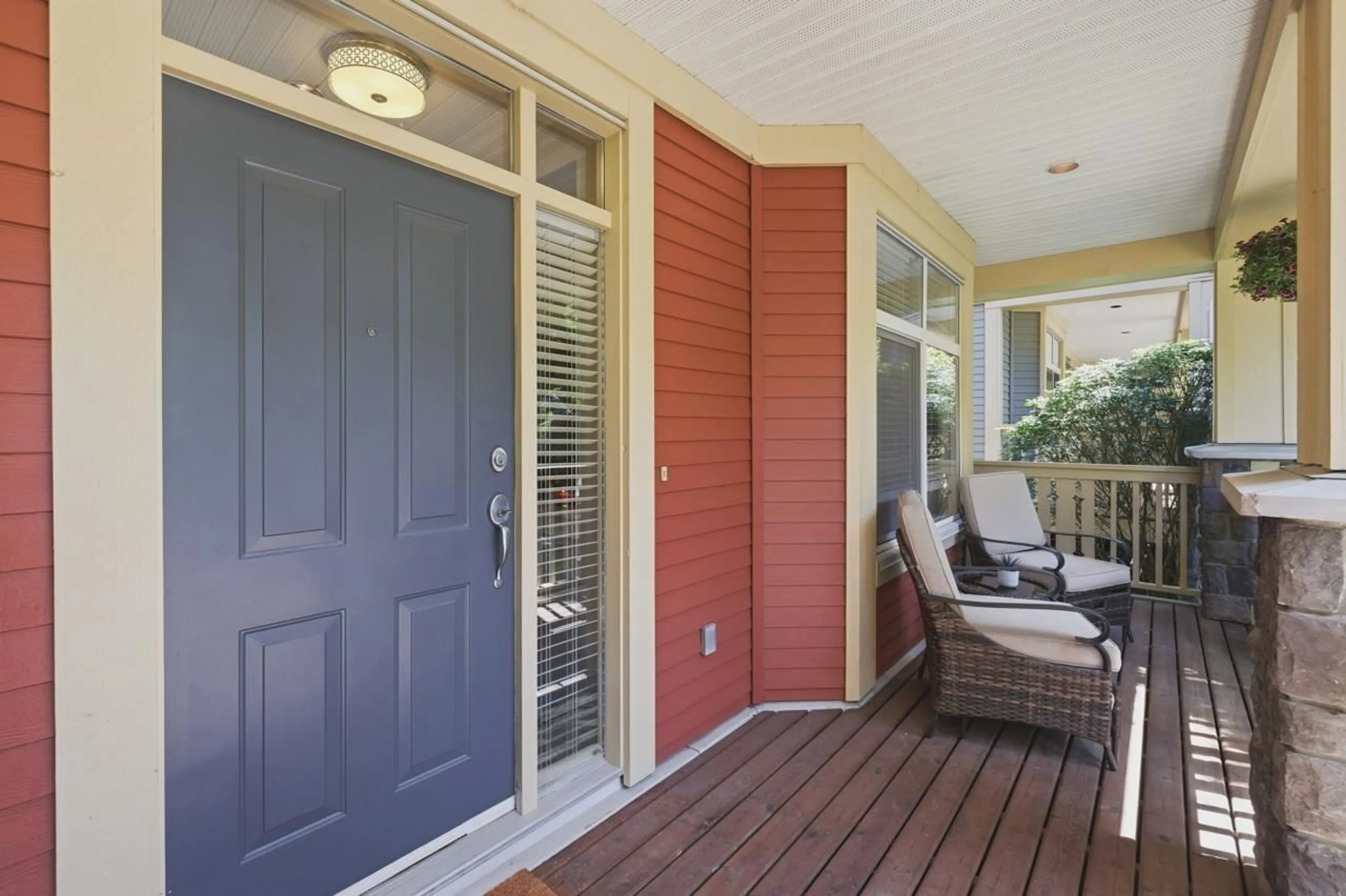 Indoor entryway for 16 - 15255 36 AVENUE, Surrey British Columbia V3Z0Y4