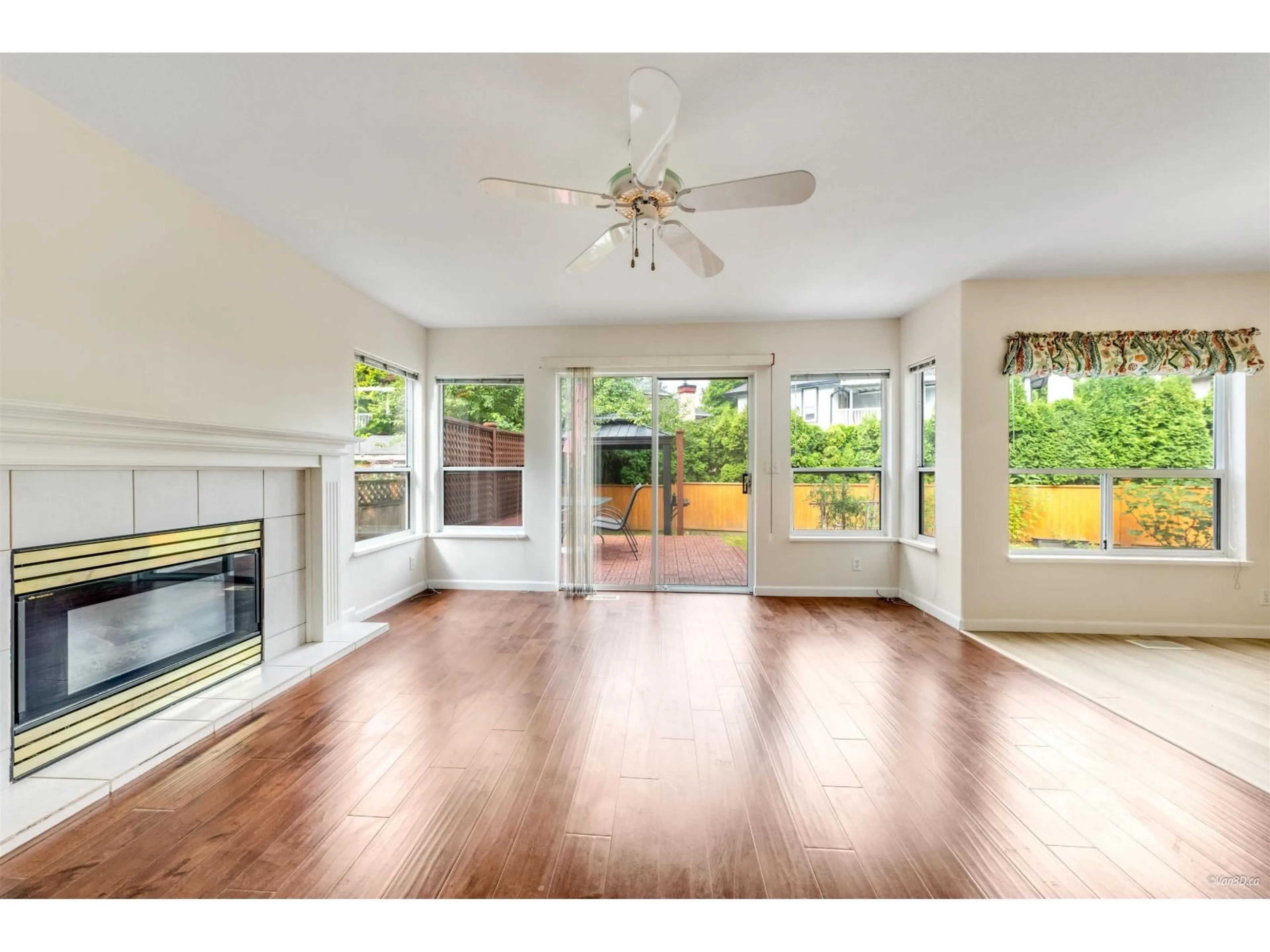 Unknown for 16042 108A AVENUE, Surrey British Columbia V4N1P1