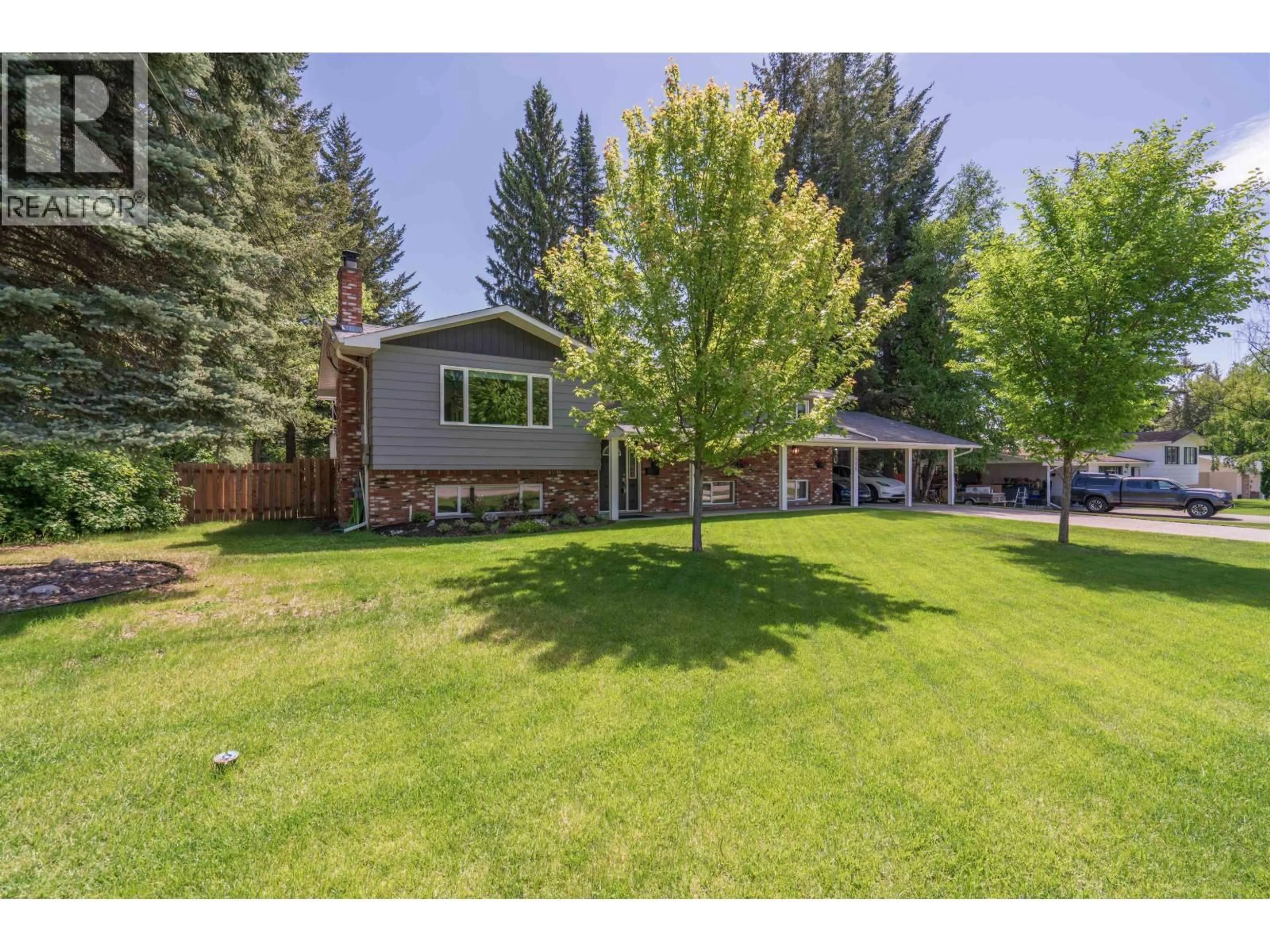 A pic from outside/outdoor area/front of a property/back of a property/a pic from drone, unknown for 2886 KILLARNEY DRIVE, Prince George British Columbia V2K3J6