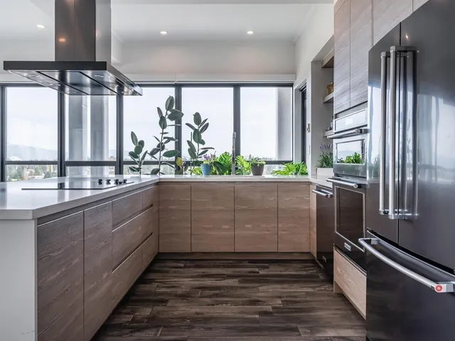 2203 - 10899 UNIVERSITY DRIVE, Surrey 5