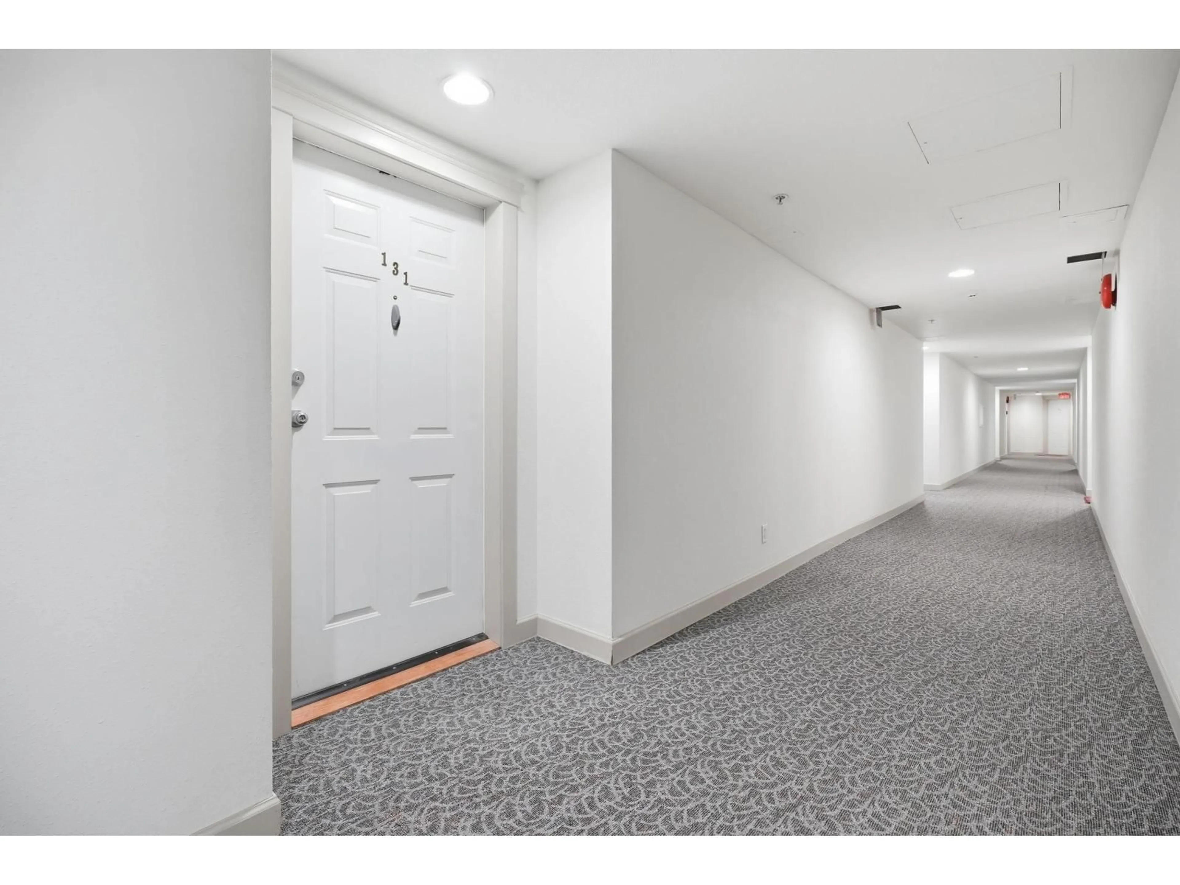 Indoor foyer for 131 - 33173 OLD YALE ROAD, Abbotsford British Columbia V2S2J4