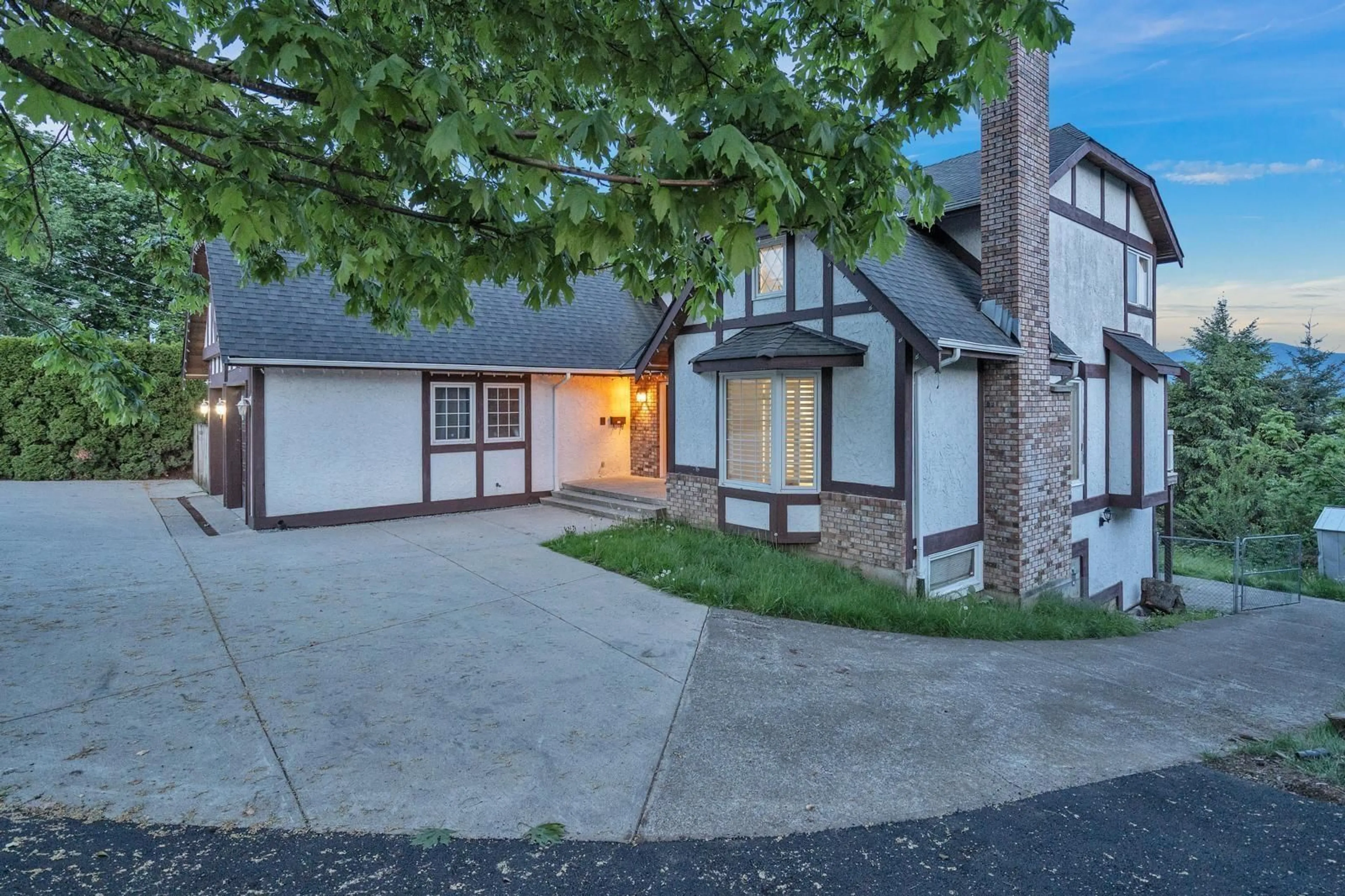 Unknown for 35070 MARSHALL ROAD, Abbotsford British Columbia V3G2B8