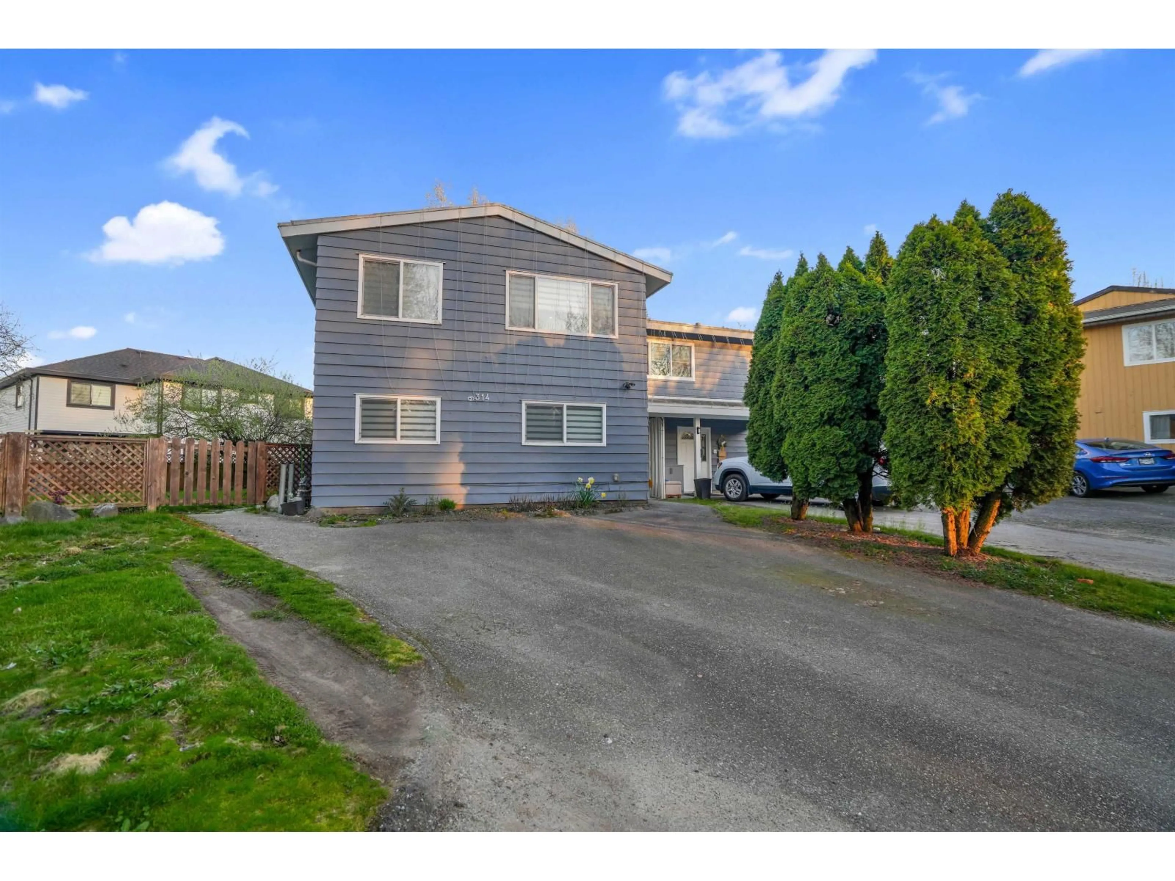 A pic from outside/outdoor area/front of a property/back of a property/a pic from drone, street for 6314 SORREL PLACE, Surrey British Columbia V3S5H7