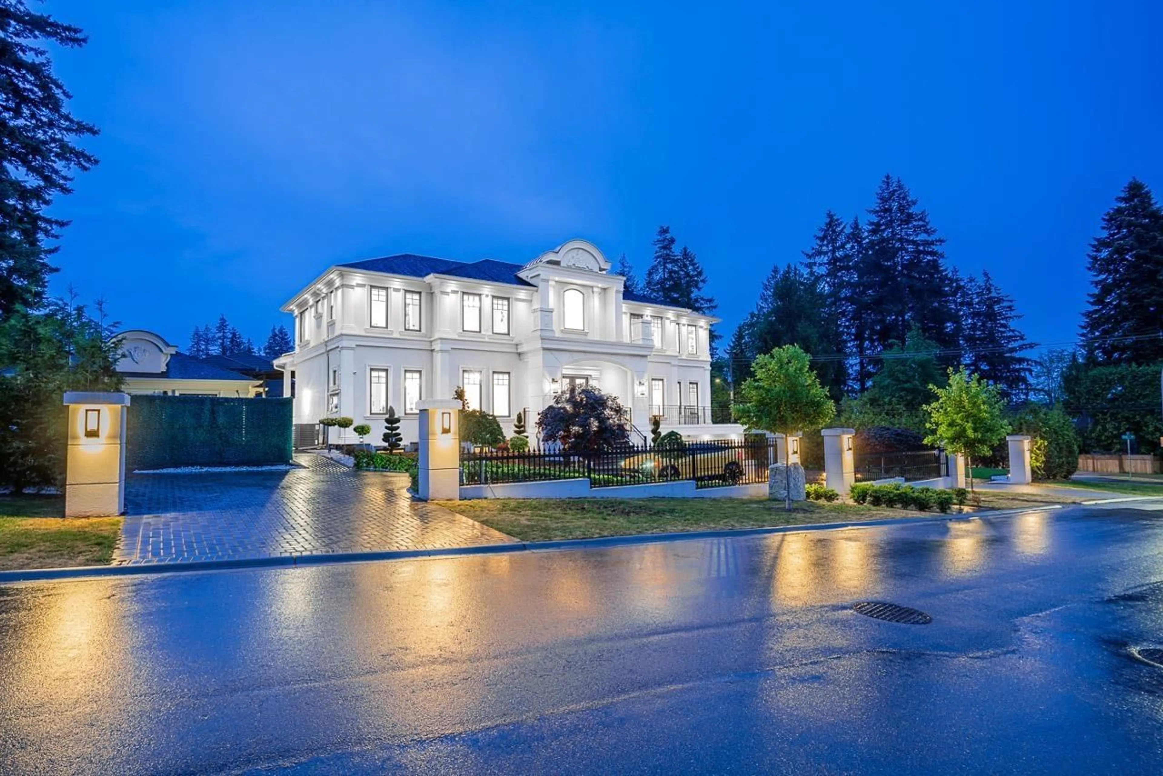 Patio, street for 5612 129A STREET, Surrey British Columbia V3X2Z1