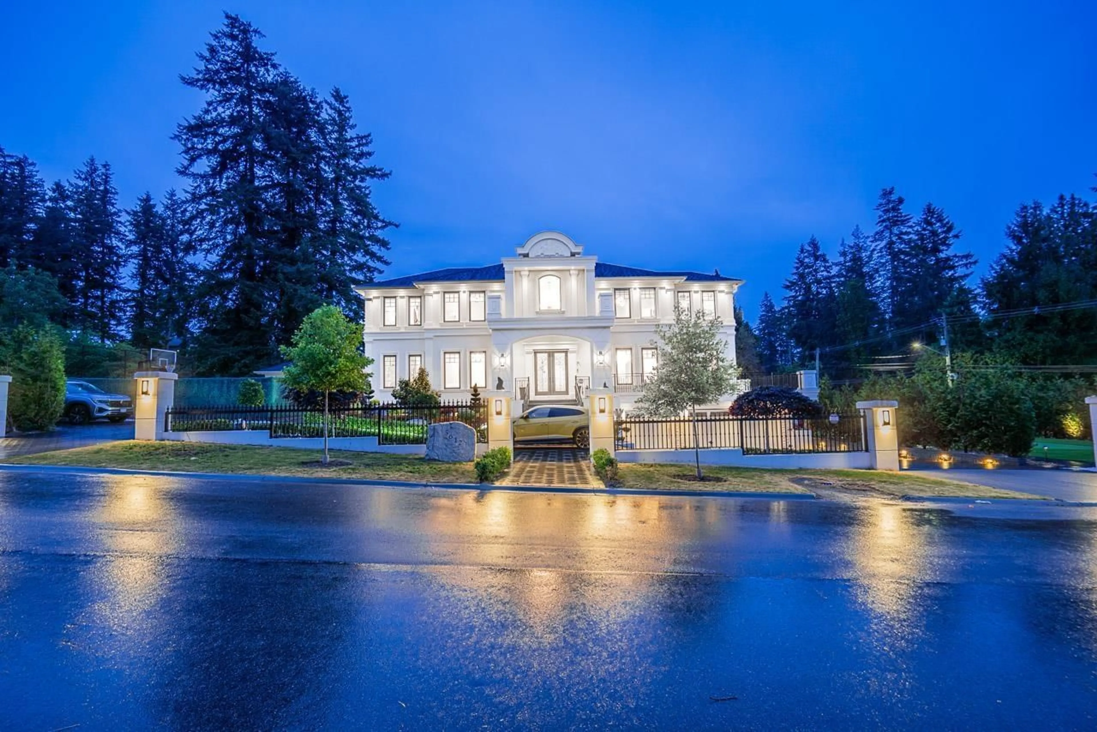 Patio, unknown for 5612 129A STREET, Surrey British Columbia V3X2Z1