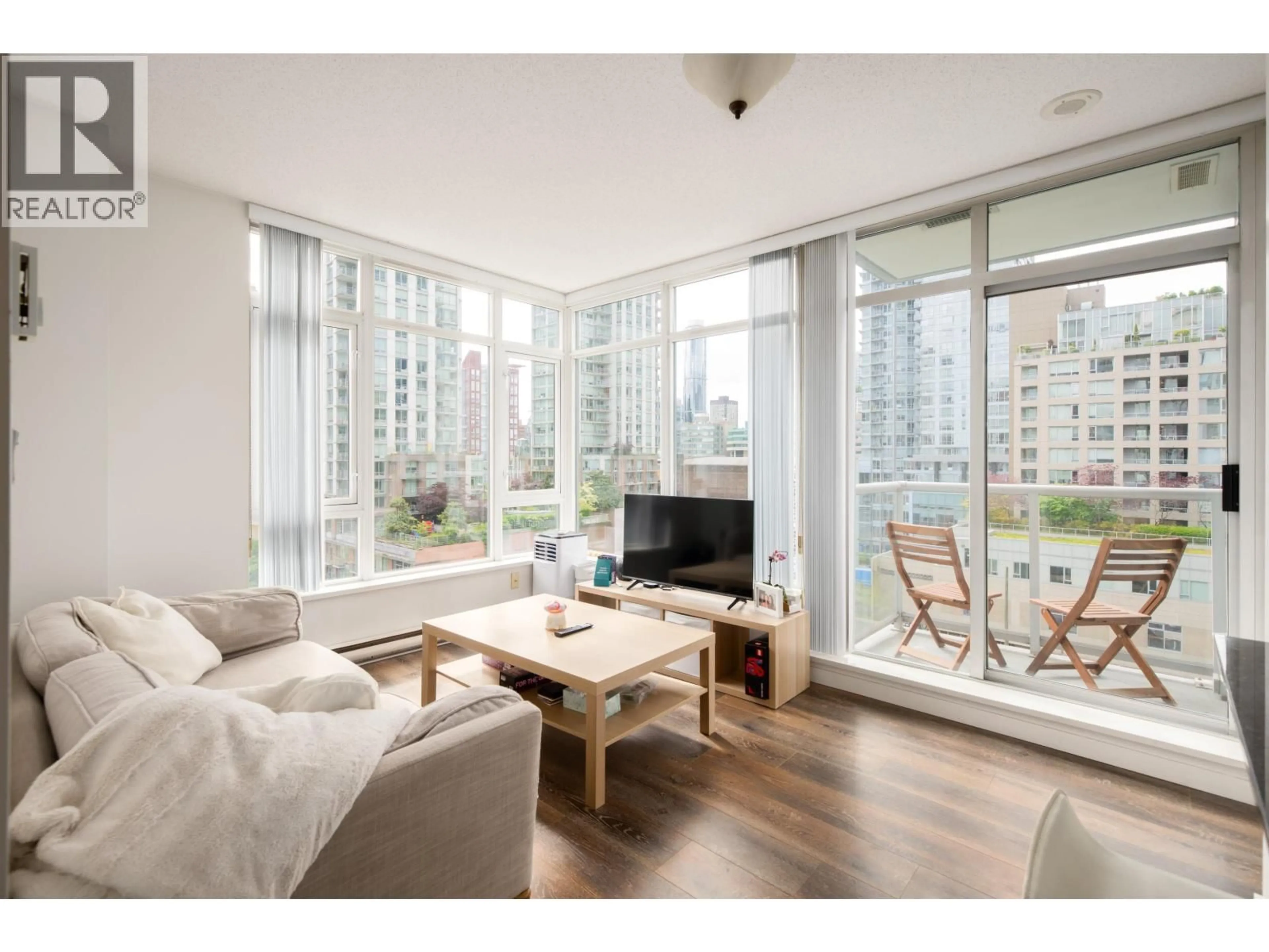 Living room with furniture, unknown for 801 - 480 ROBSON STREET, Vancouver British Columbia V6B1S1