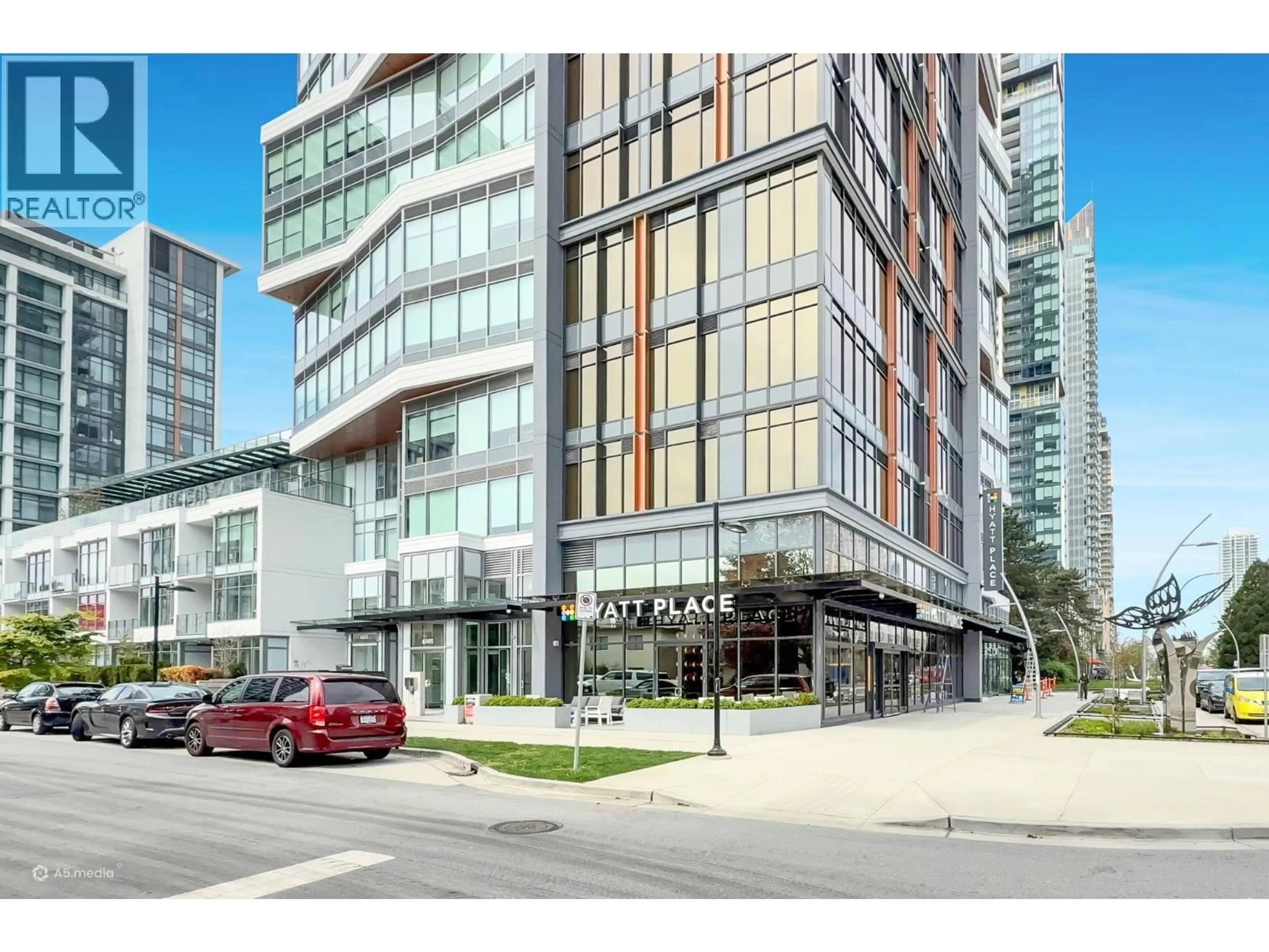 Indoor foyer for 3405 - 6511 SUSSEX AVENUE, Burnaby British Columbia V5H0K5
