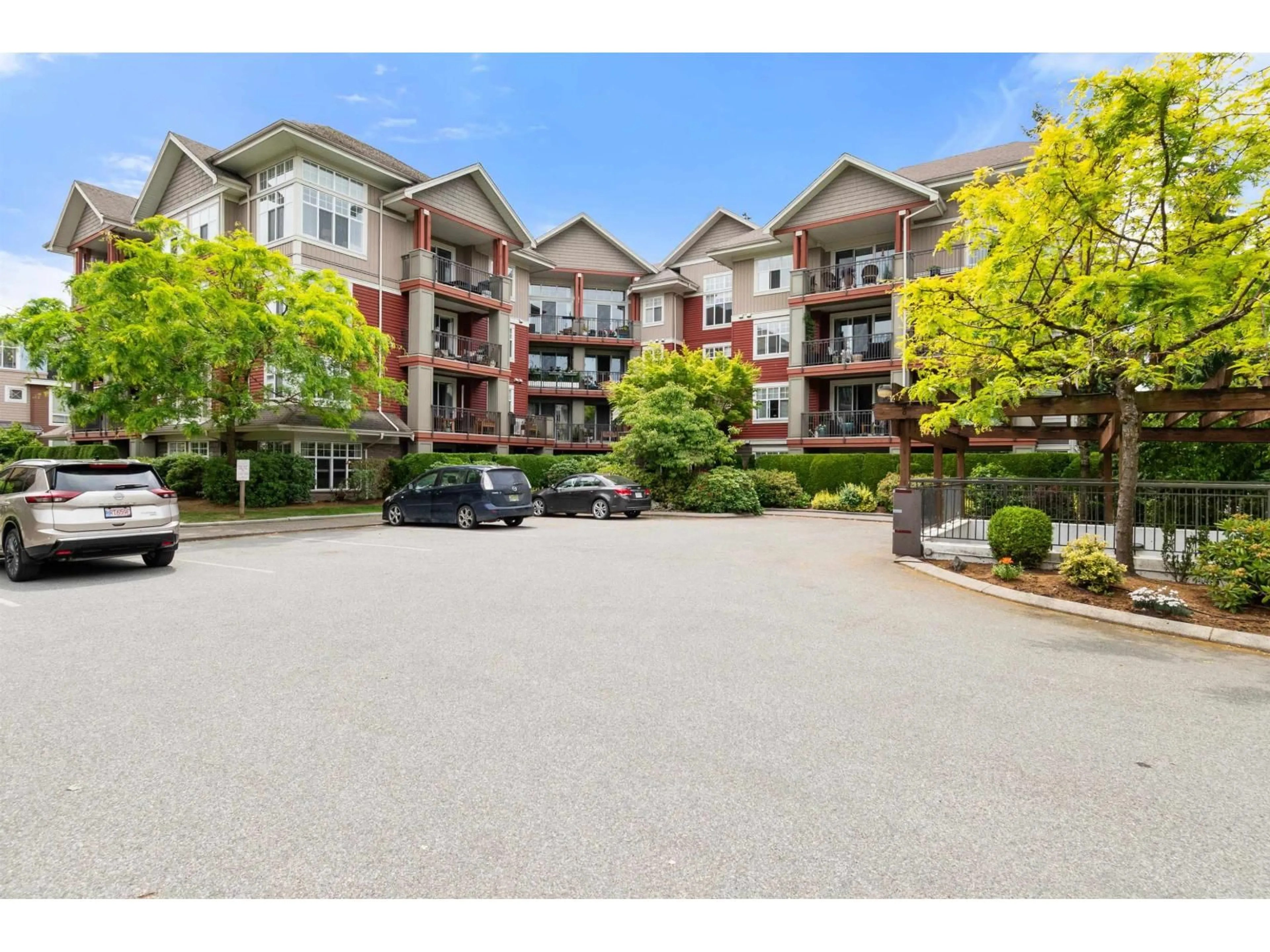 A pic from outside/outdoor area/front of a property/back of a property/a pic from drone, unknown for 302A - 45595 TAMIHI WAY, Chilliwack British Columbia V2R0G3