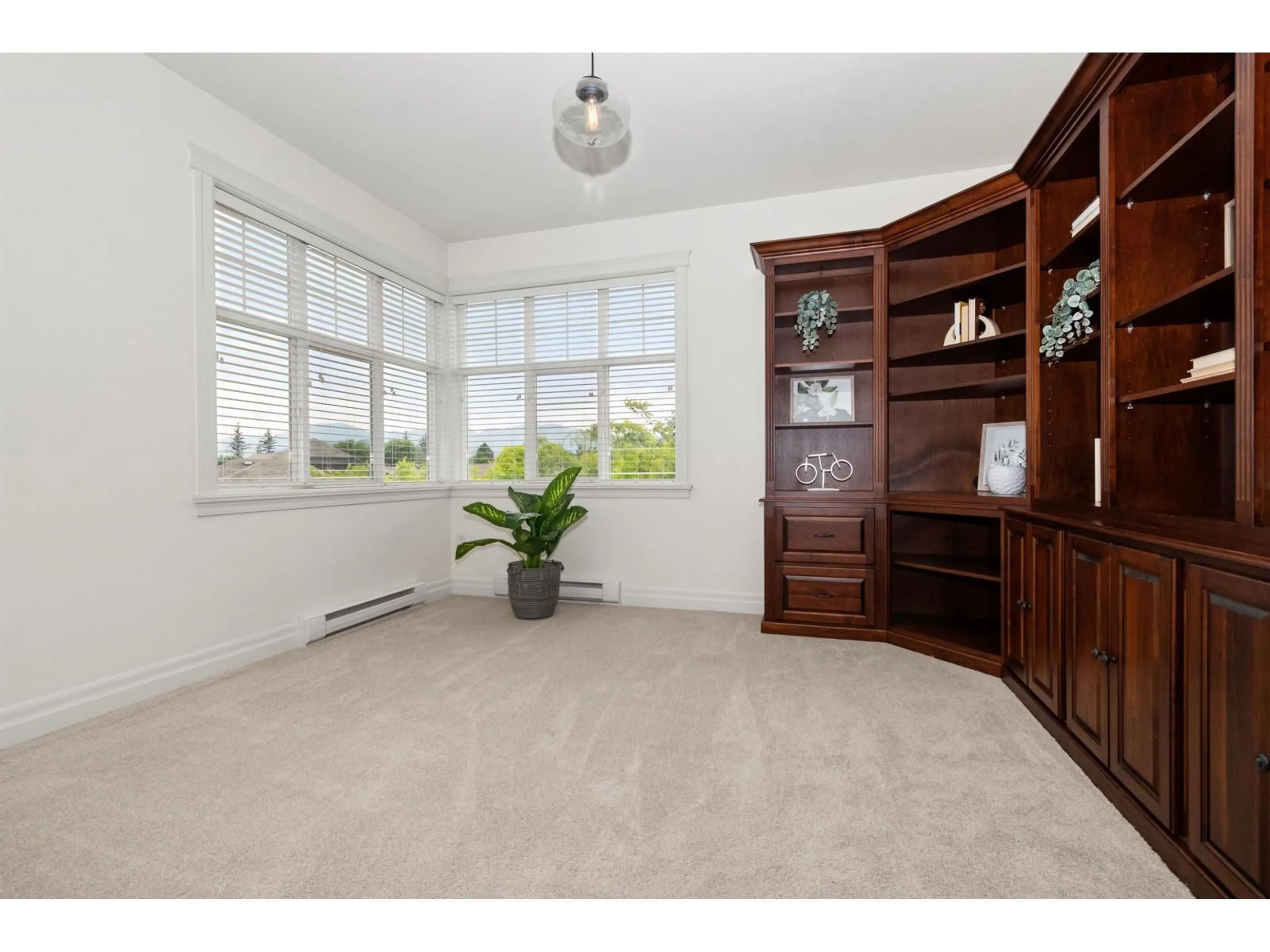 A pic of a room for 302A - 45595 TAMIHI WAY, Chilliwack British Columbia V2R0G3