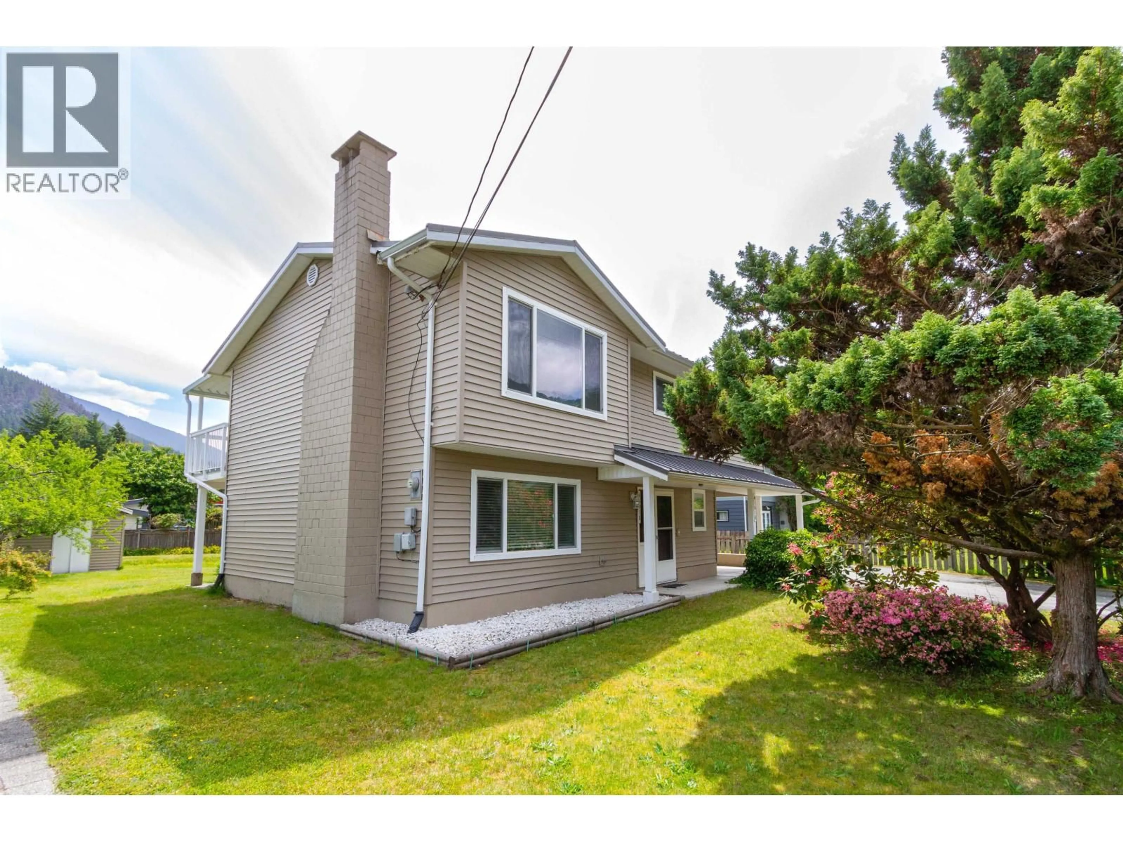 A pic from outside/outdoor area/front of a property/back of a property/a pic from drone, street for 41818 BIRKEN ROAD, Squamish British Columbia V0N1H0