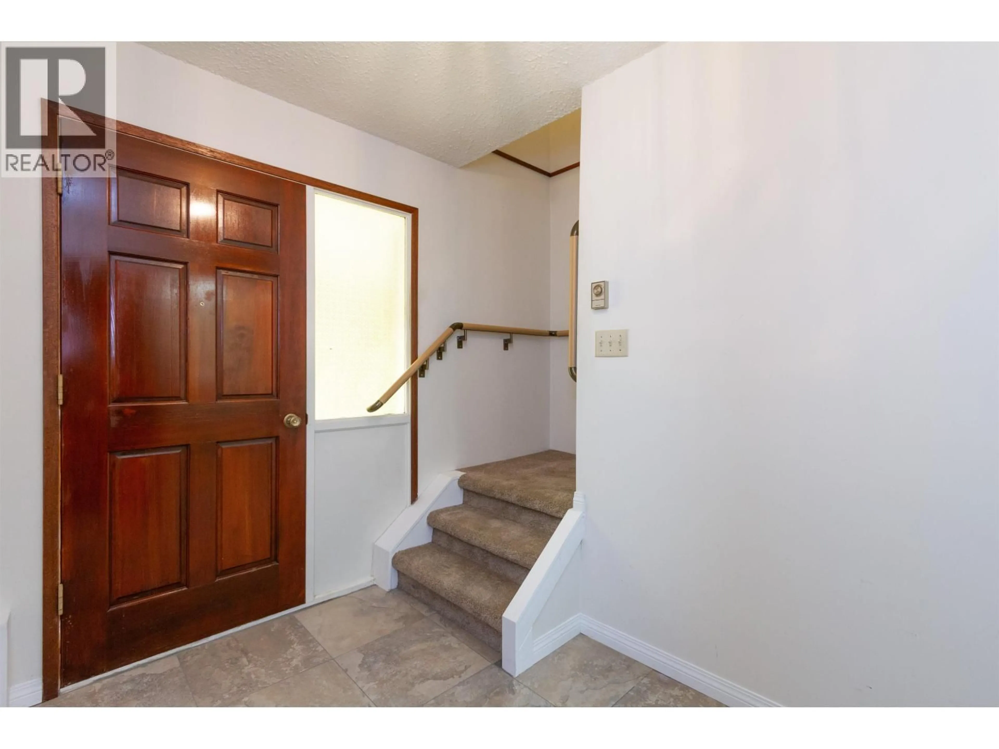 Indoor entryway for 41818 BIRKEN ROAD, Squamish British Columbia V0N1H0
