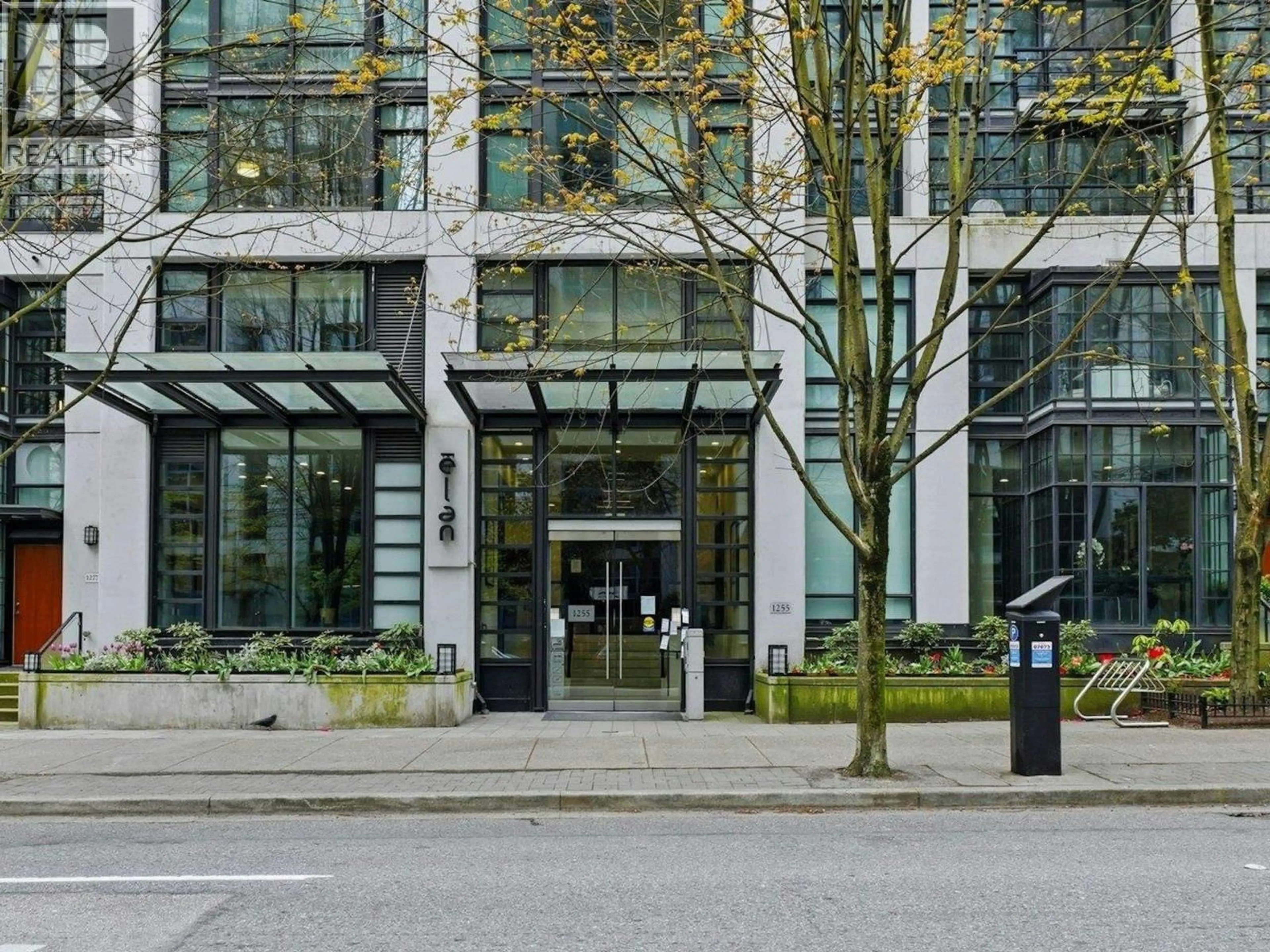 Indoor foyer for 2604 - 1255 SEYMOUR STREET, Vancouver British Columbia V6B0H1