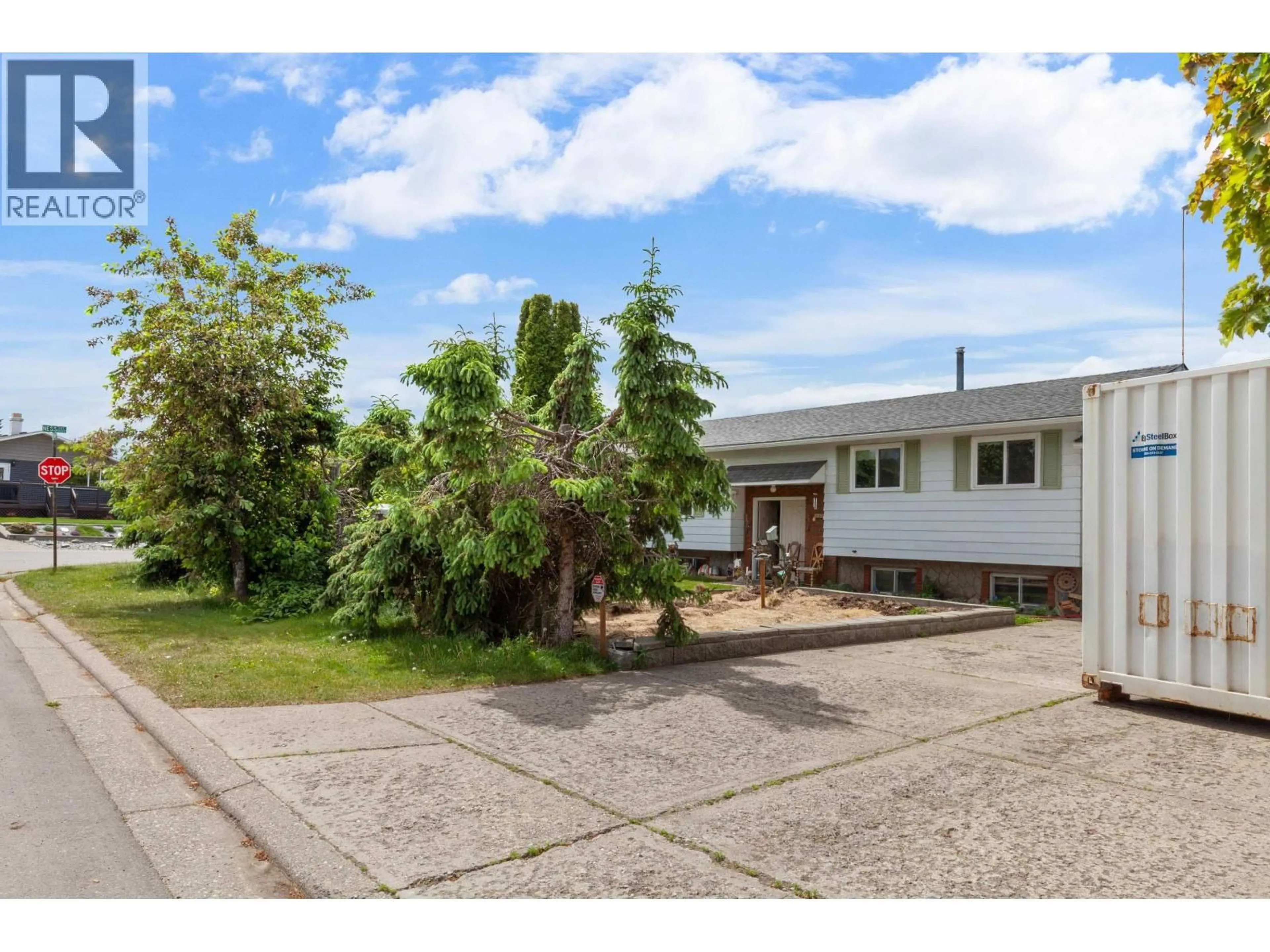 A pic from outside/outdoor area/front of a property/back of a property/a pic from drone, street for 4293 PUNCHAW CRESCENT, Prince George British Columbia V2M5G1