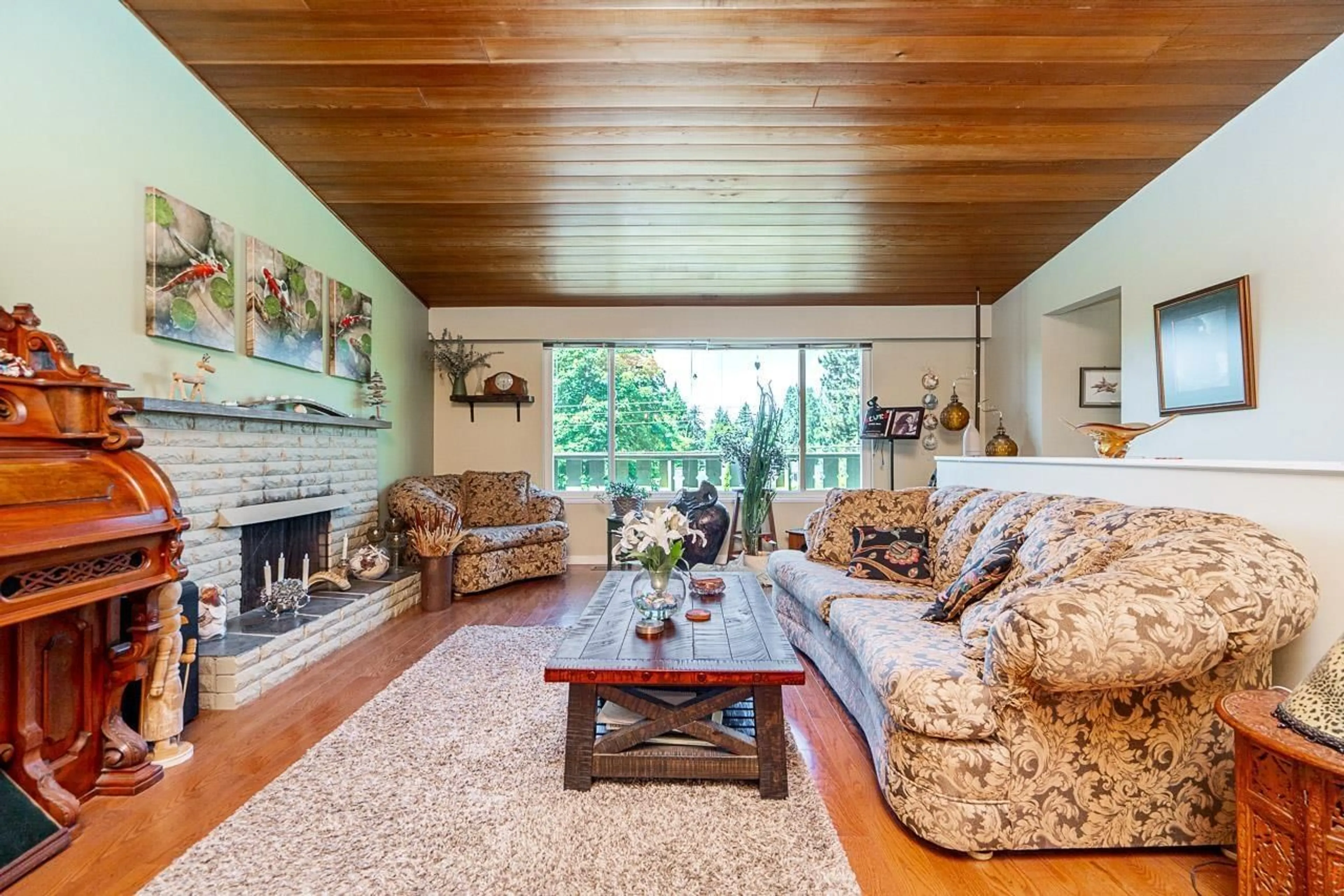Living room with furniture, unknown for 8937 WATSON DRIVE, Delta British Columbia V3X2B7