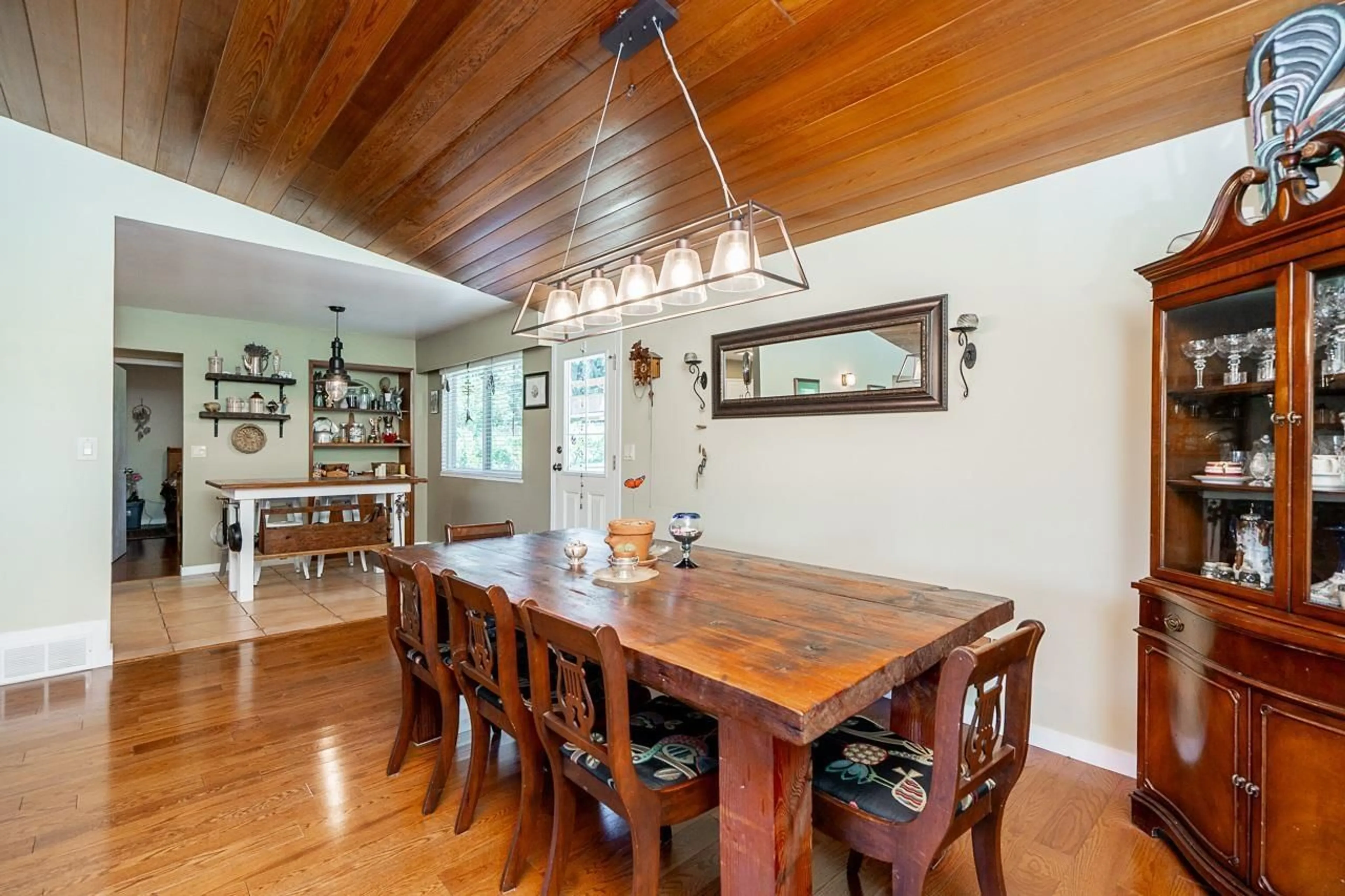Dining room, wood/laminate floor for 8937 WATSON DRIVE, Delta British Columbia V3X2B7