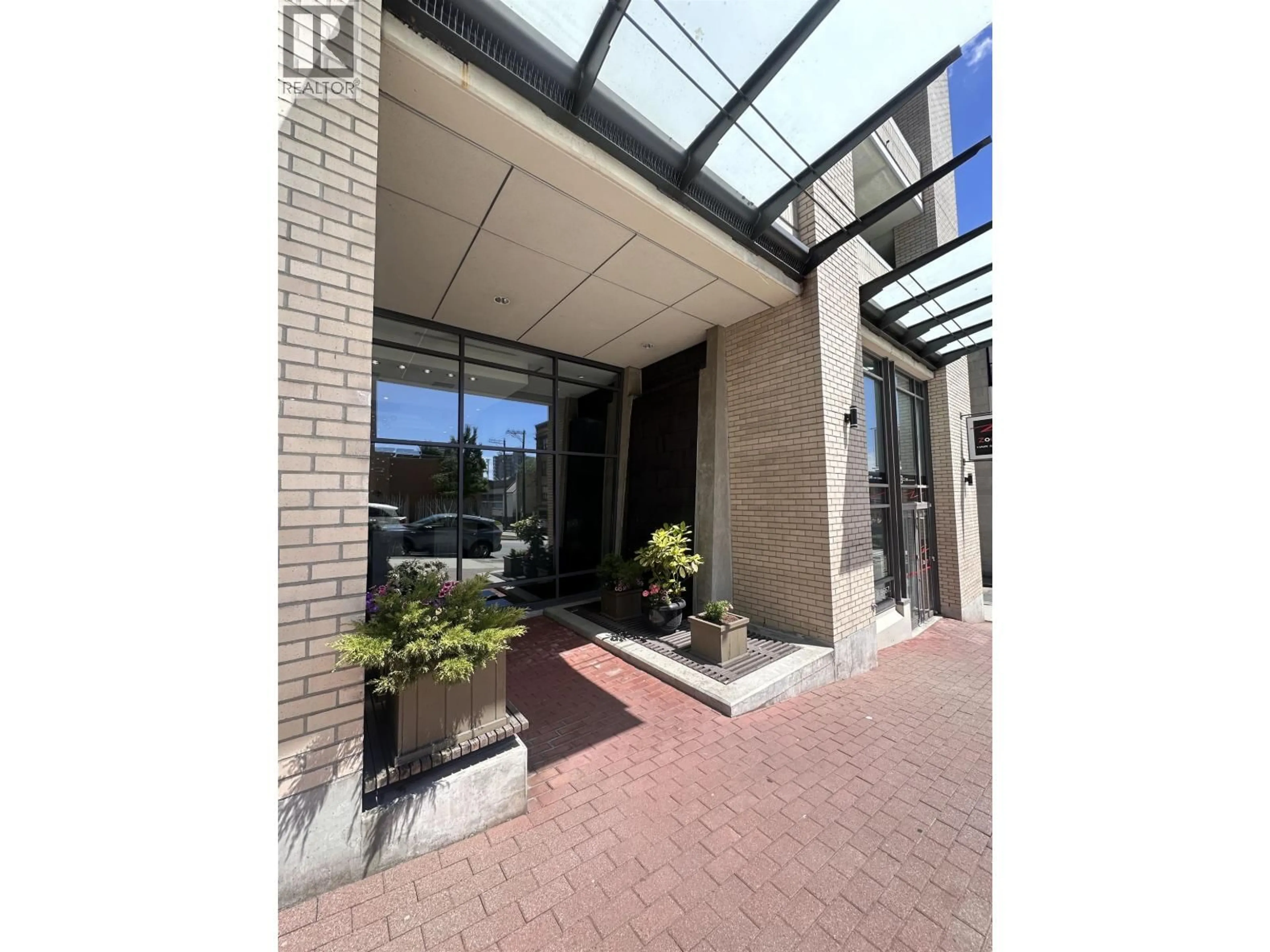 Indoor foyer for 601 - 39 SIXTH STREET, New Westminster British Columbia V3L0B3