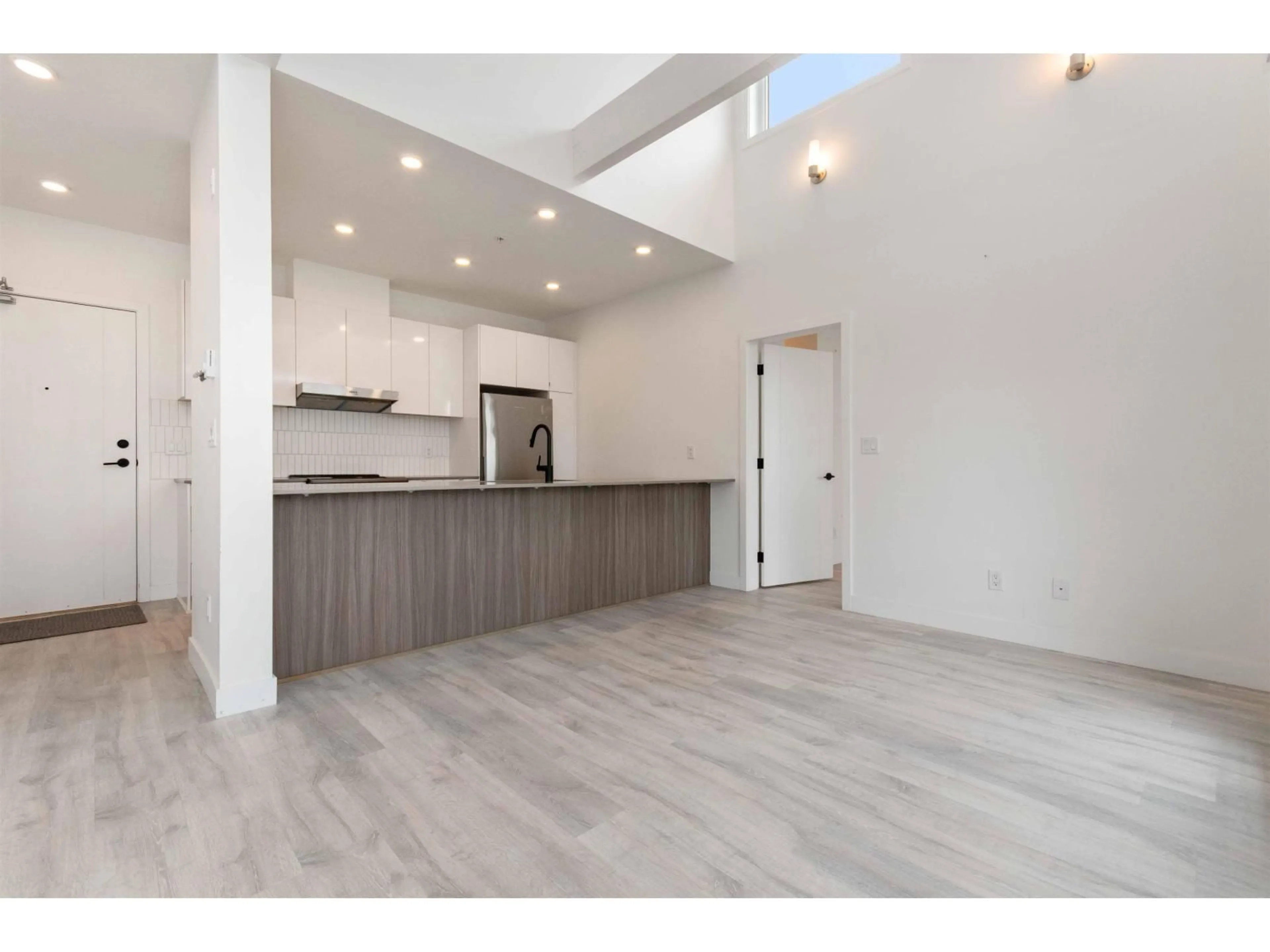 Open concept kitchen, unknown for 604 - 32838 LANDEAU PLACE, Abbotsford British Columbia V2S0M6
