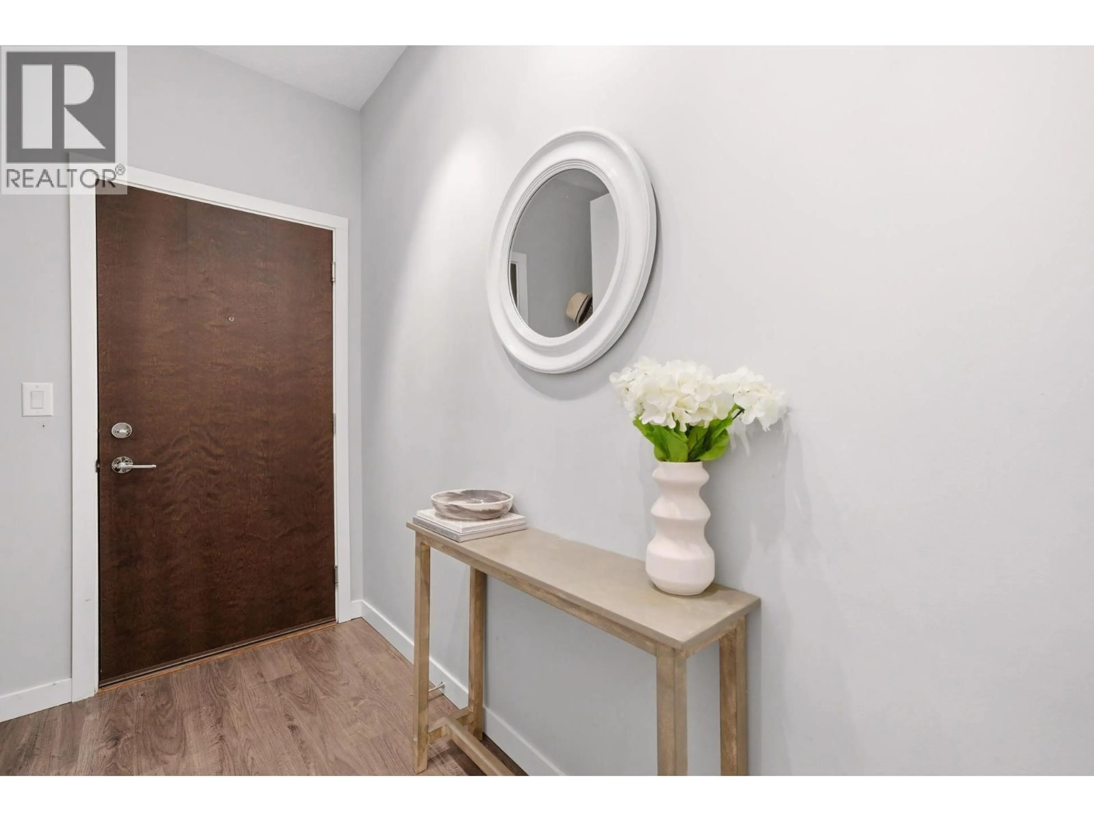 Indoor entryway for 512 - 1152 WINDSOR MEWS, Coquitlam British Columbia V3B0N1