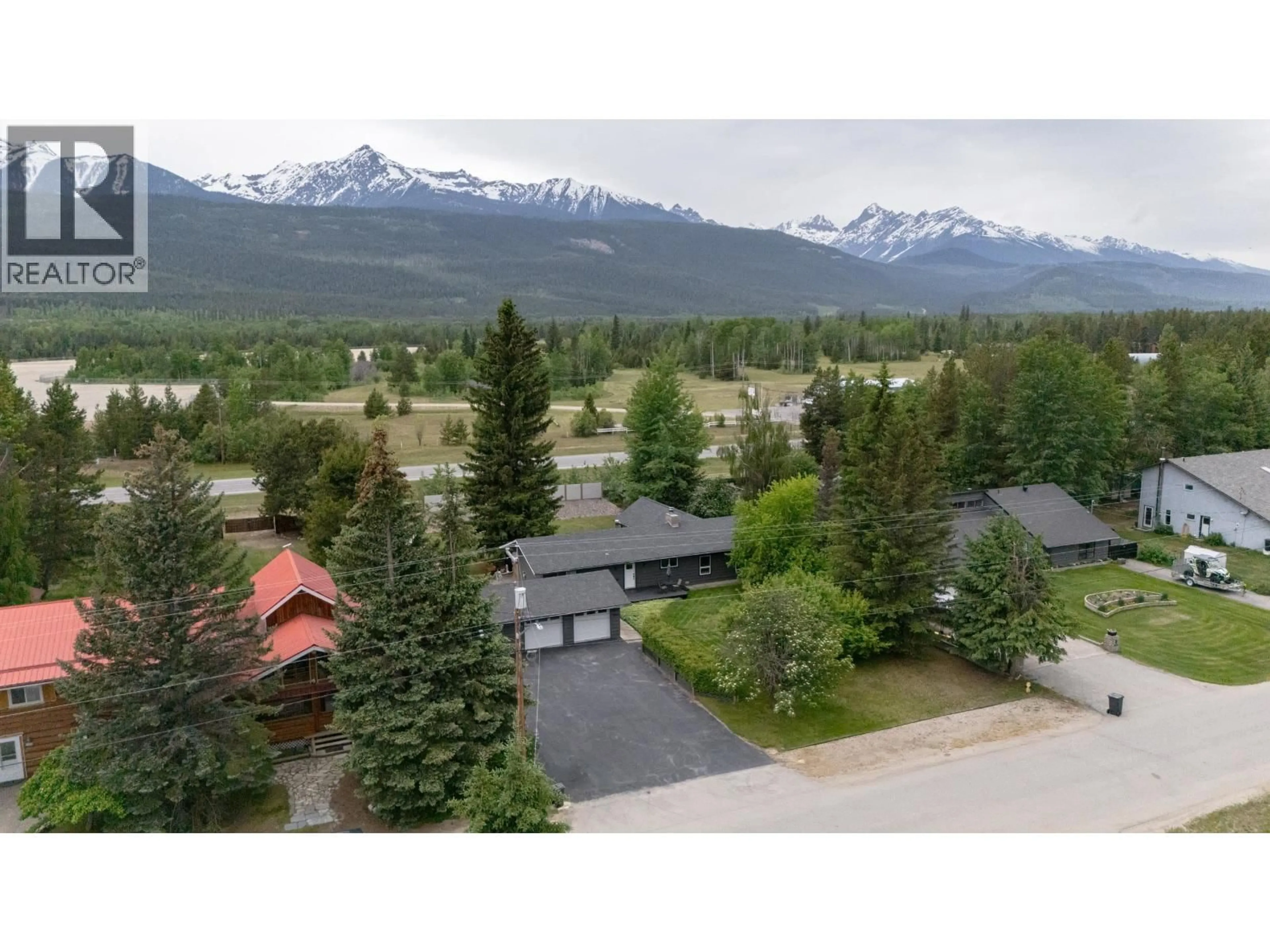 A pic from outside/outdoor area/front of a property/back of a property/a pic from drone, mountain view for 1934 CRANBERRY PLACE, Valemount British Columbia V0E2Z0