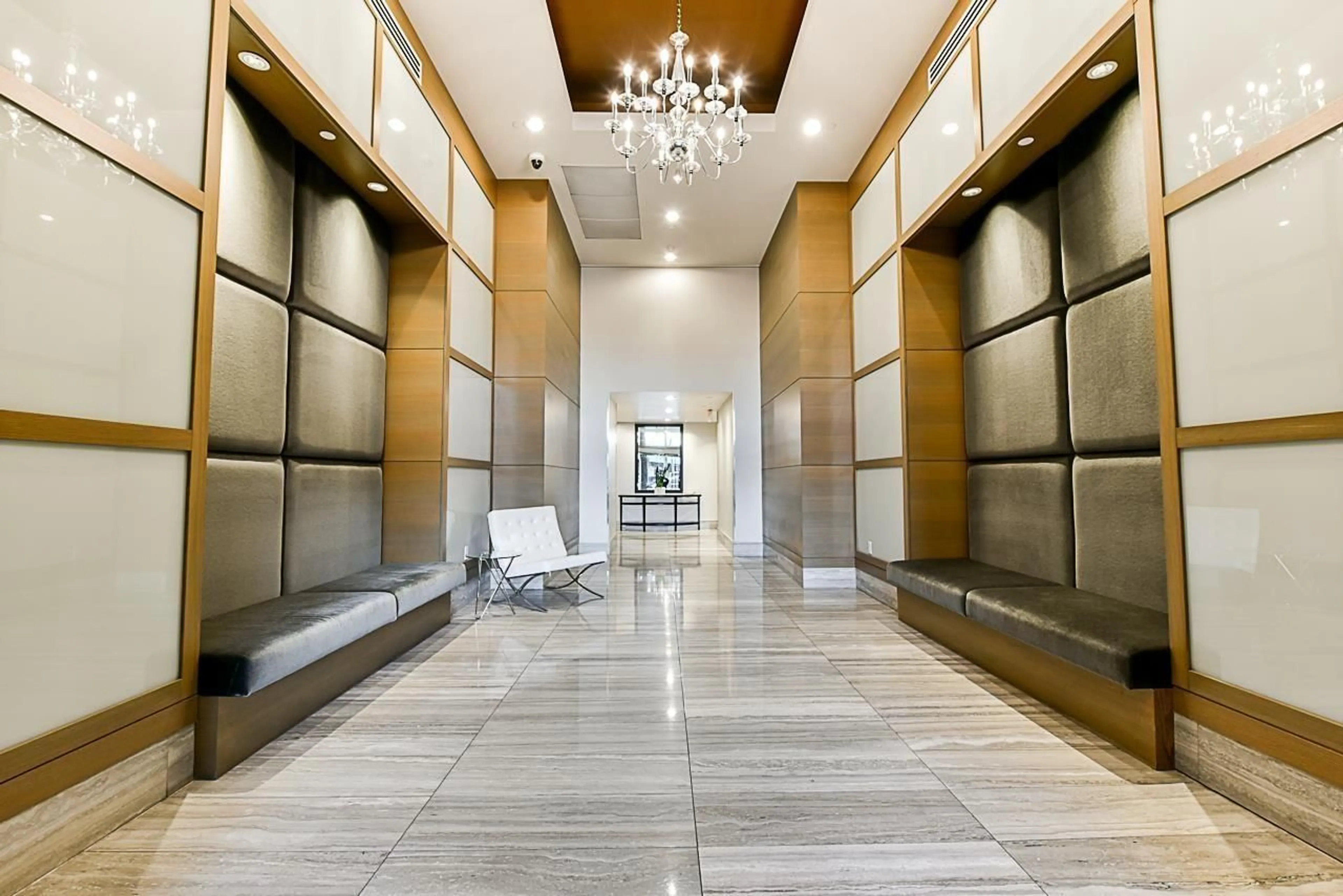 Lobby for 506 - 1473 JOHNSTON STREET, White Rock British Columbia V4B2P4