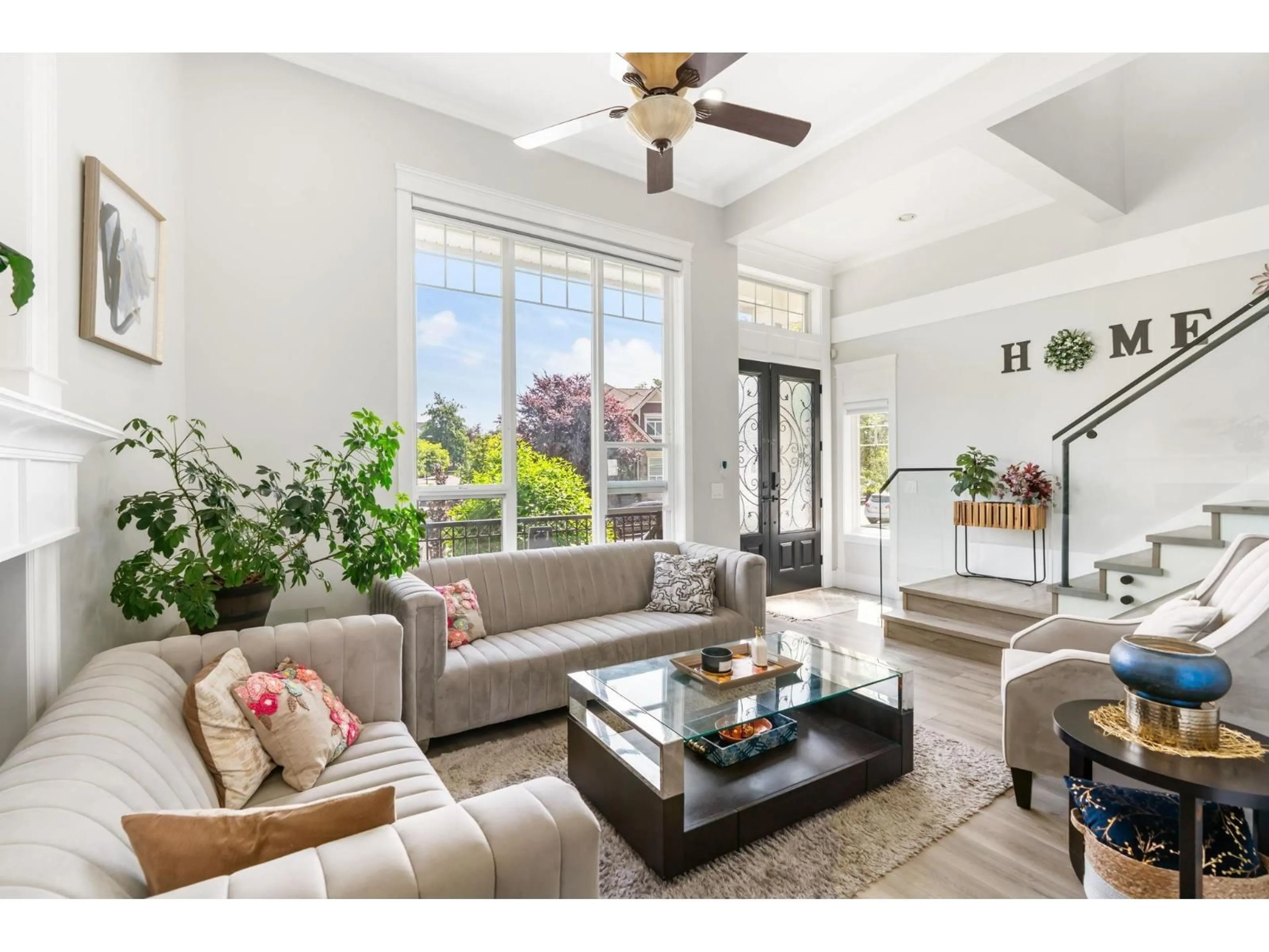 Living room with furniture, unknown for 6287 148A STREET, Surrey British Columbia V3W2W9