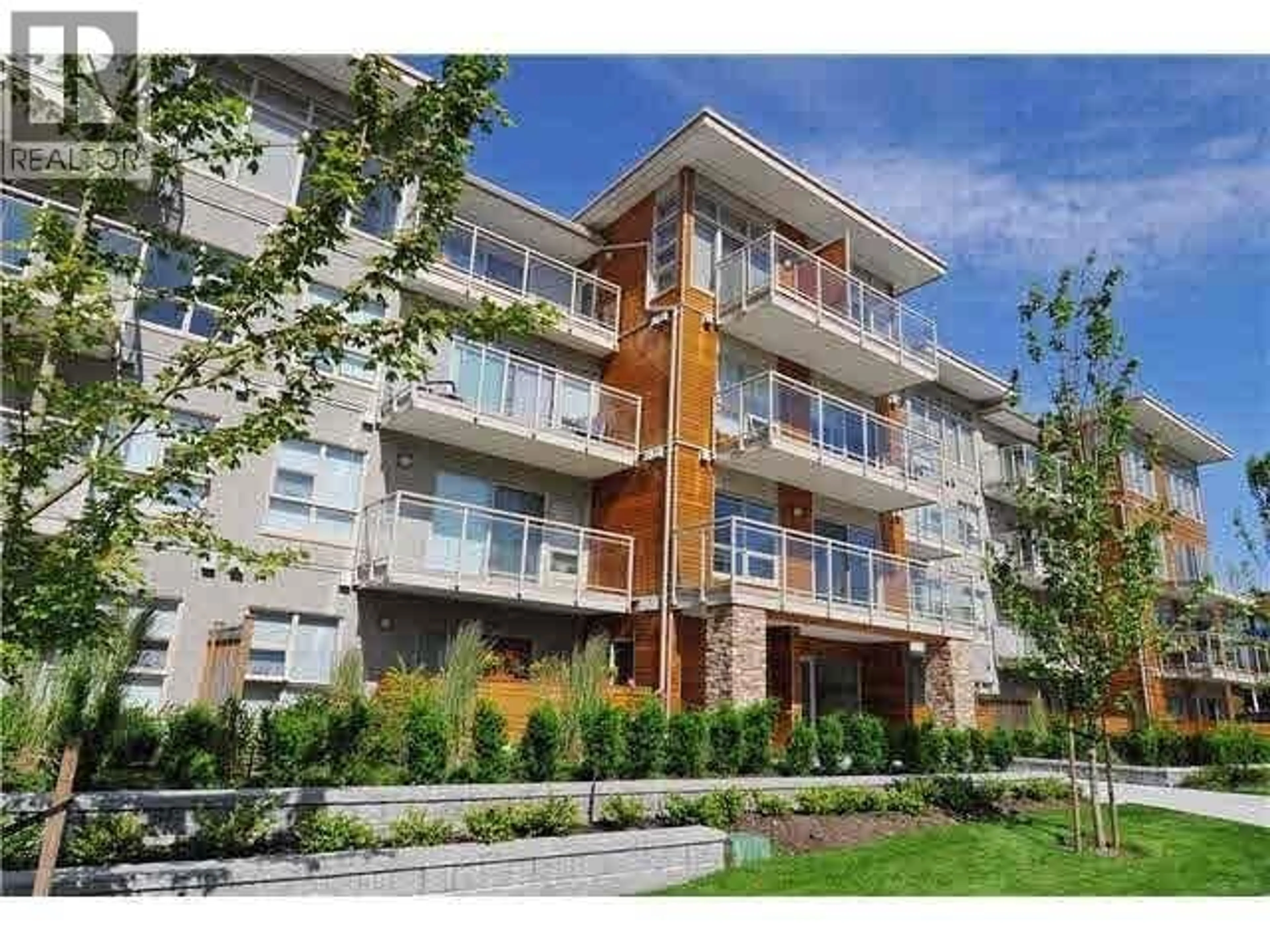 Patio, building for PH2 - 1033 ST. GEORGES AVENUE, North Vancouver British Columbia V7L3H5