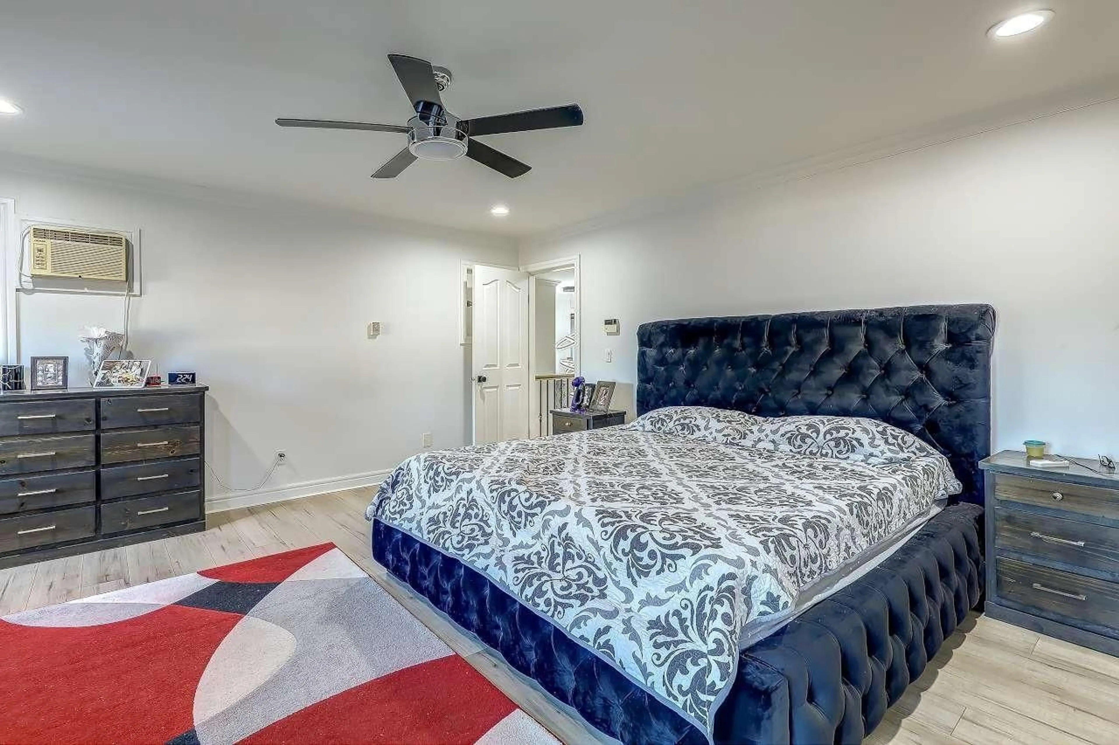 Bedroom with bed, unknown for 7171 151 STREET, Surrey British Columbia V3S7Y8