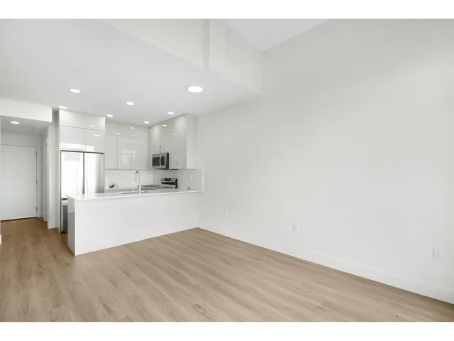 609 - 15739 FRASER HIGHWAY, Surrey