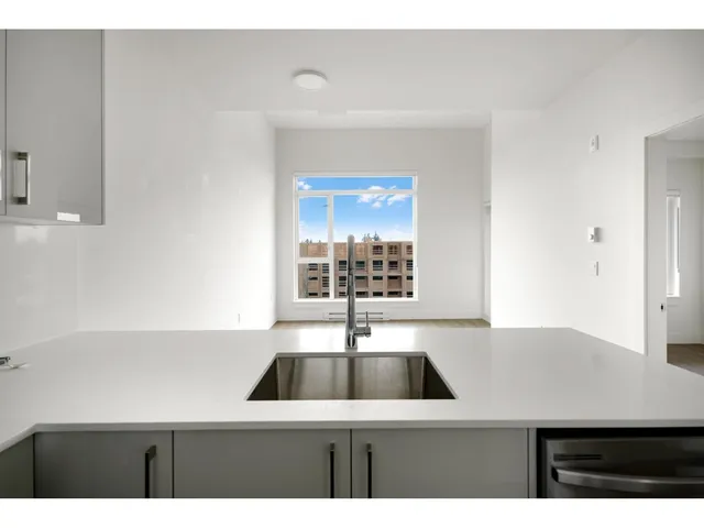 609 - 15739 FRASER HIGHWAY, Surrey 5