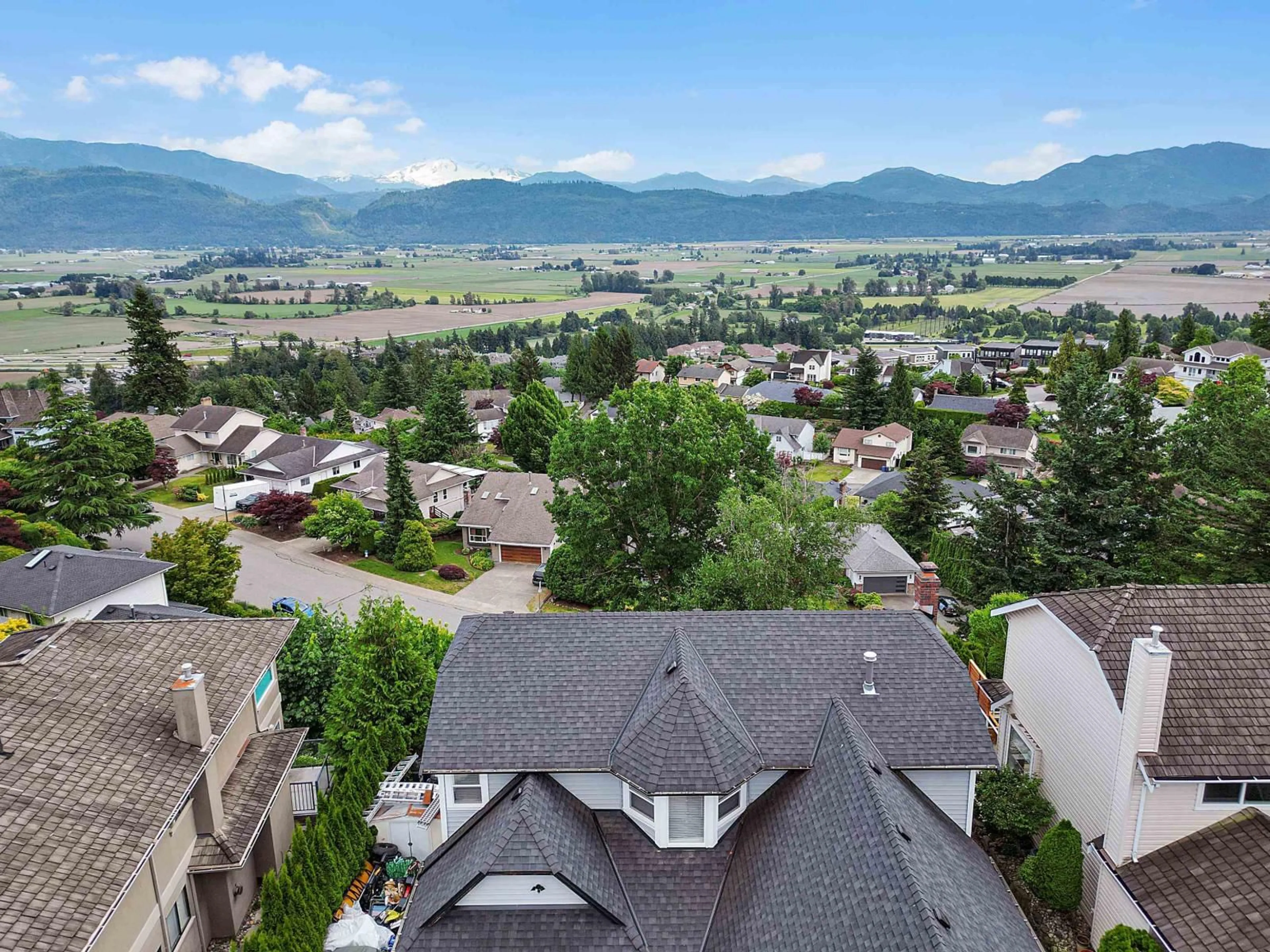 A pic from outside/outdoor area/front of a property/back of a property/a pic from drone, mountain view for 35834 EAGLECREST DRIVE, Abbotsford British Columbia V3G1E8