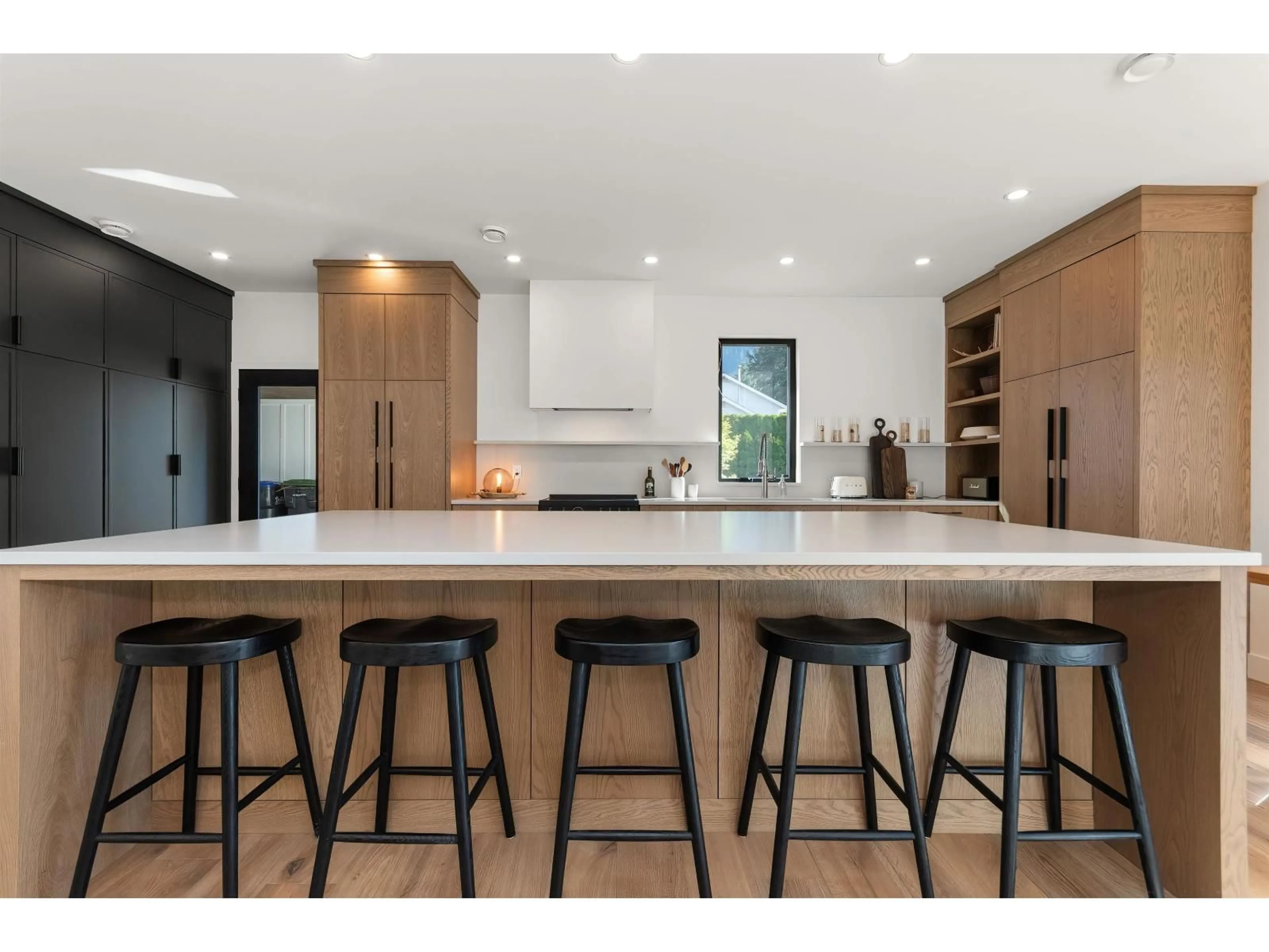 Contemporary kitchen, wood/laminate floor for 21029 ANSON PLACE, Hope British Columbia V0X1L1