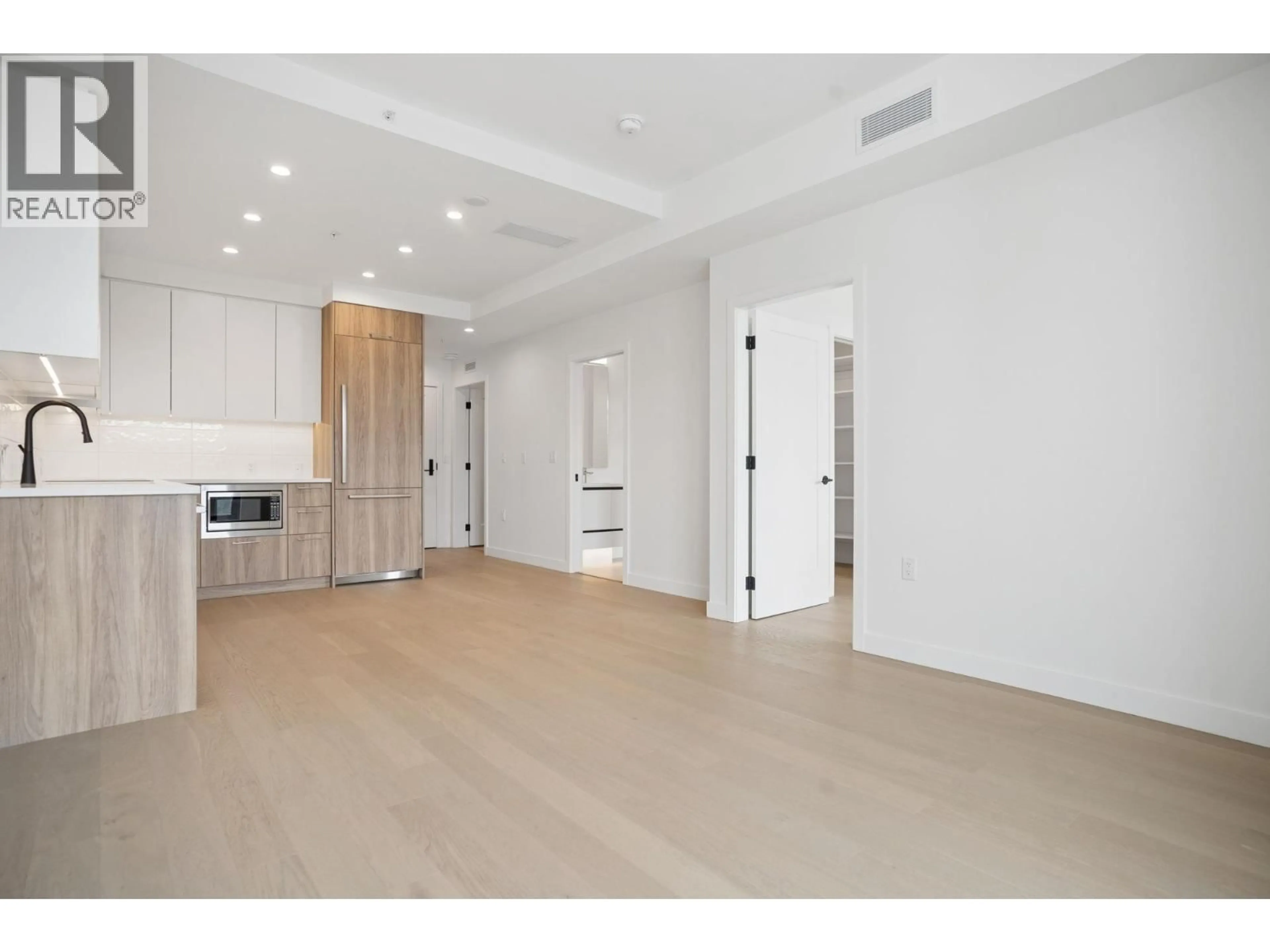 Unknown for 208 - 8398 OAK STREET, Vancouver British Columbia V6P0L9