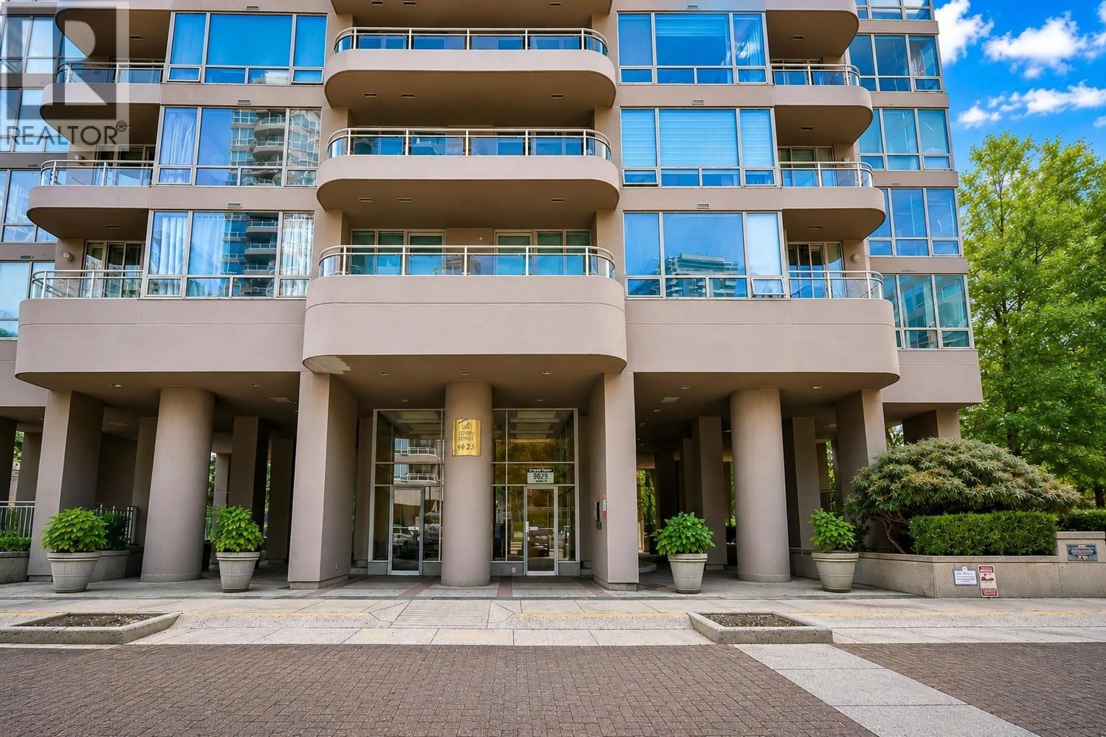 Indoor foyer for 1206 - 9623 MANCHESTER DRIVE, Burnaby British Columbia V3N4Y8