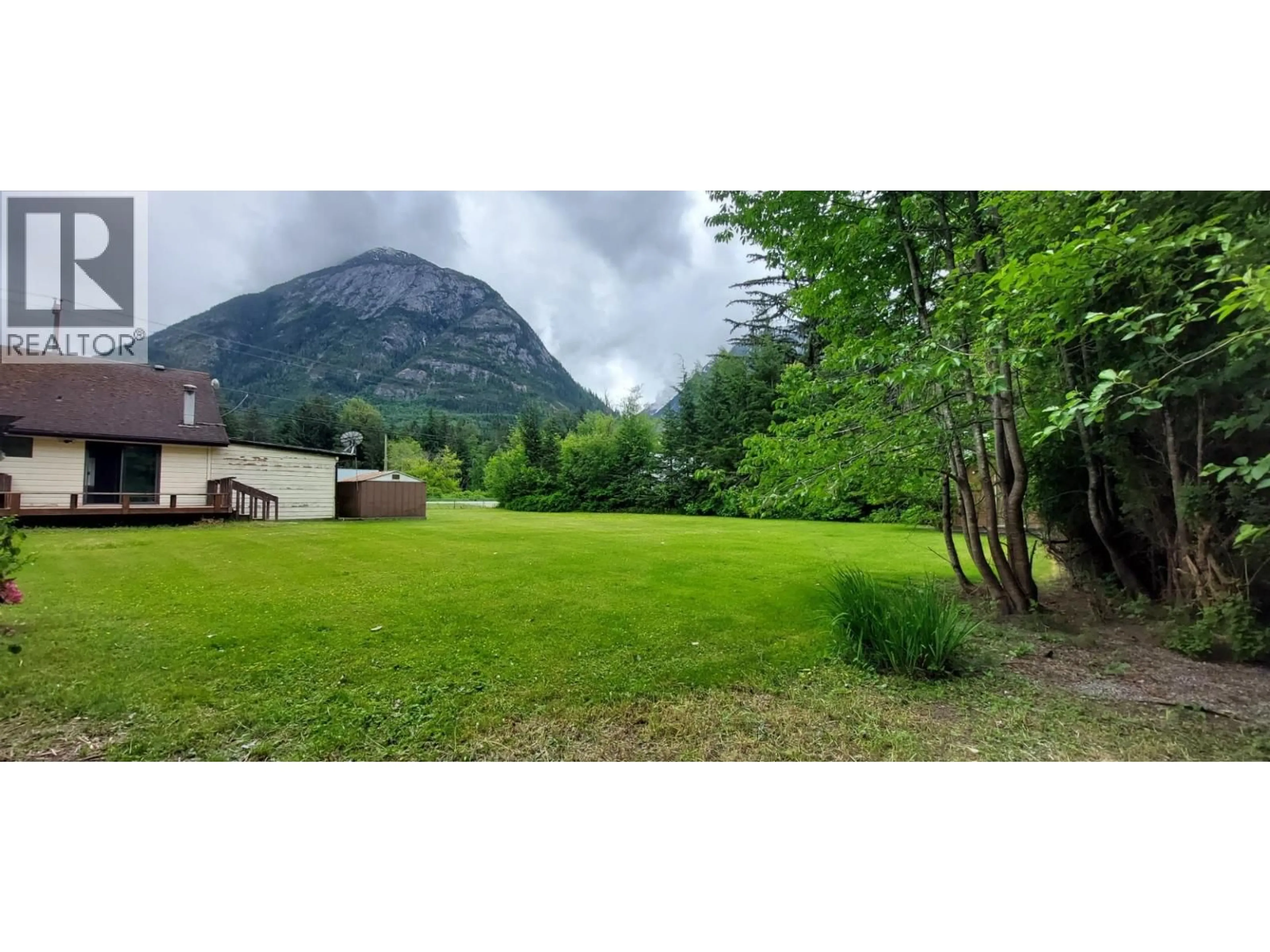 A pic from outside/outdoor area/front of a property/back of a property/a pic from drone, mountain view for 1600 MACKENZIE 20 HIGHWAY, Hagensborg British Columbia V0T1H0