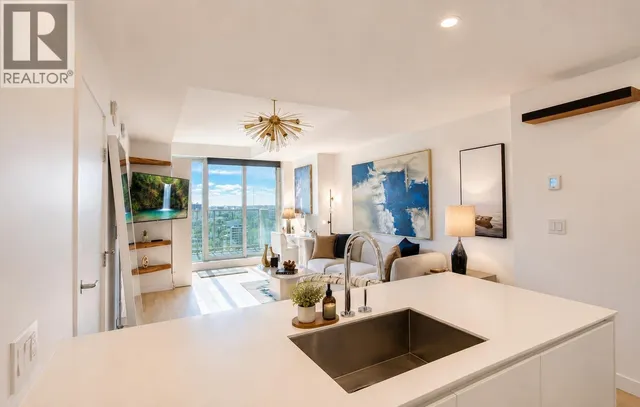 3809 - 1480 HOWE STREET, Vancouver 4