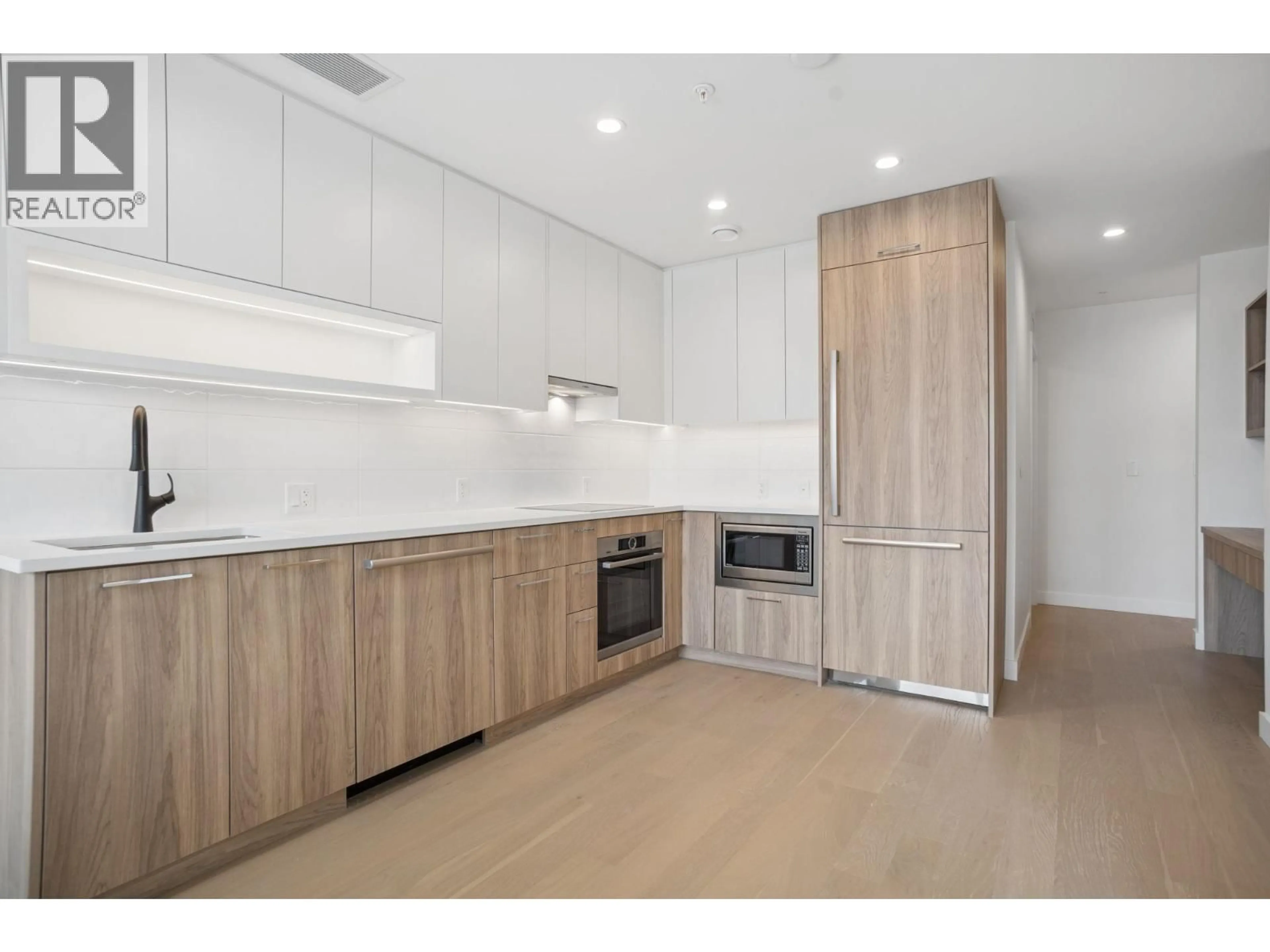 Unknown for 202 - 8398 OAK STREET, Vancouver British Columbia V6P0L9
