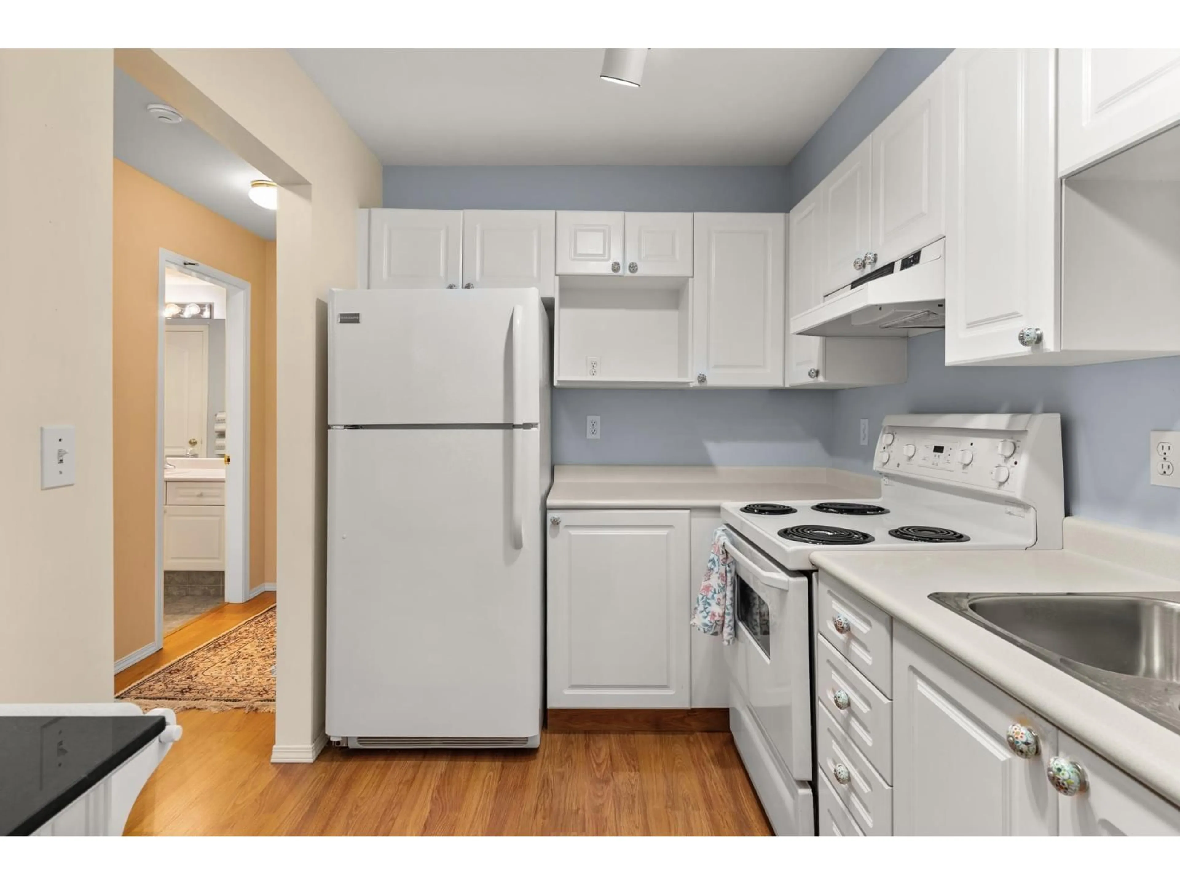 Standard kitchen, wood/laminate floor for 109 - 5759 GLOVER ROAD, Langley British Columbia V3A8M8