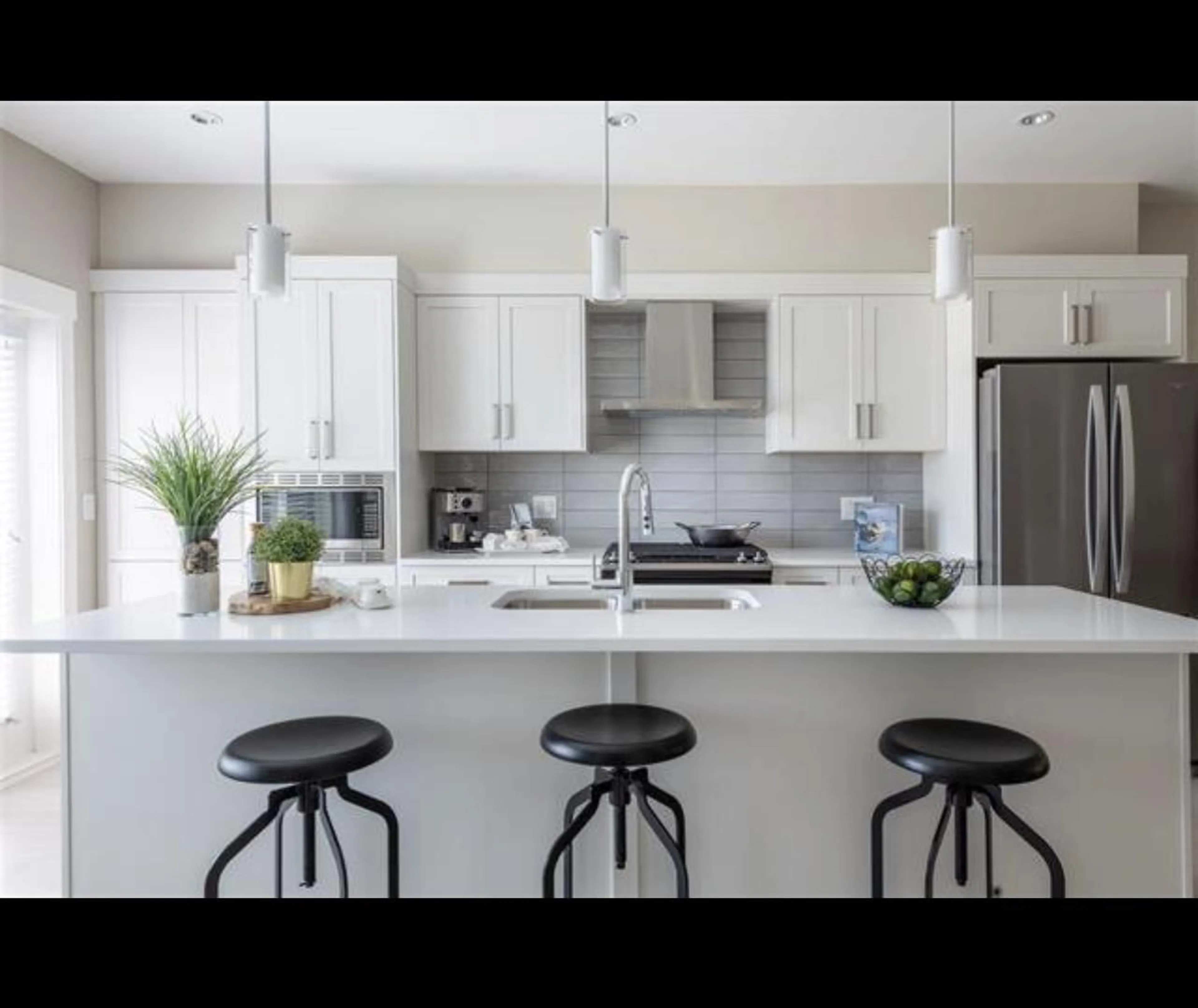 Contemporary kitchen, unknown for 30 - 14499 64 AVENUE, Surrey British Columbia V3S1X5