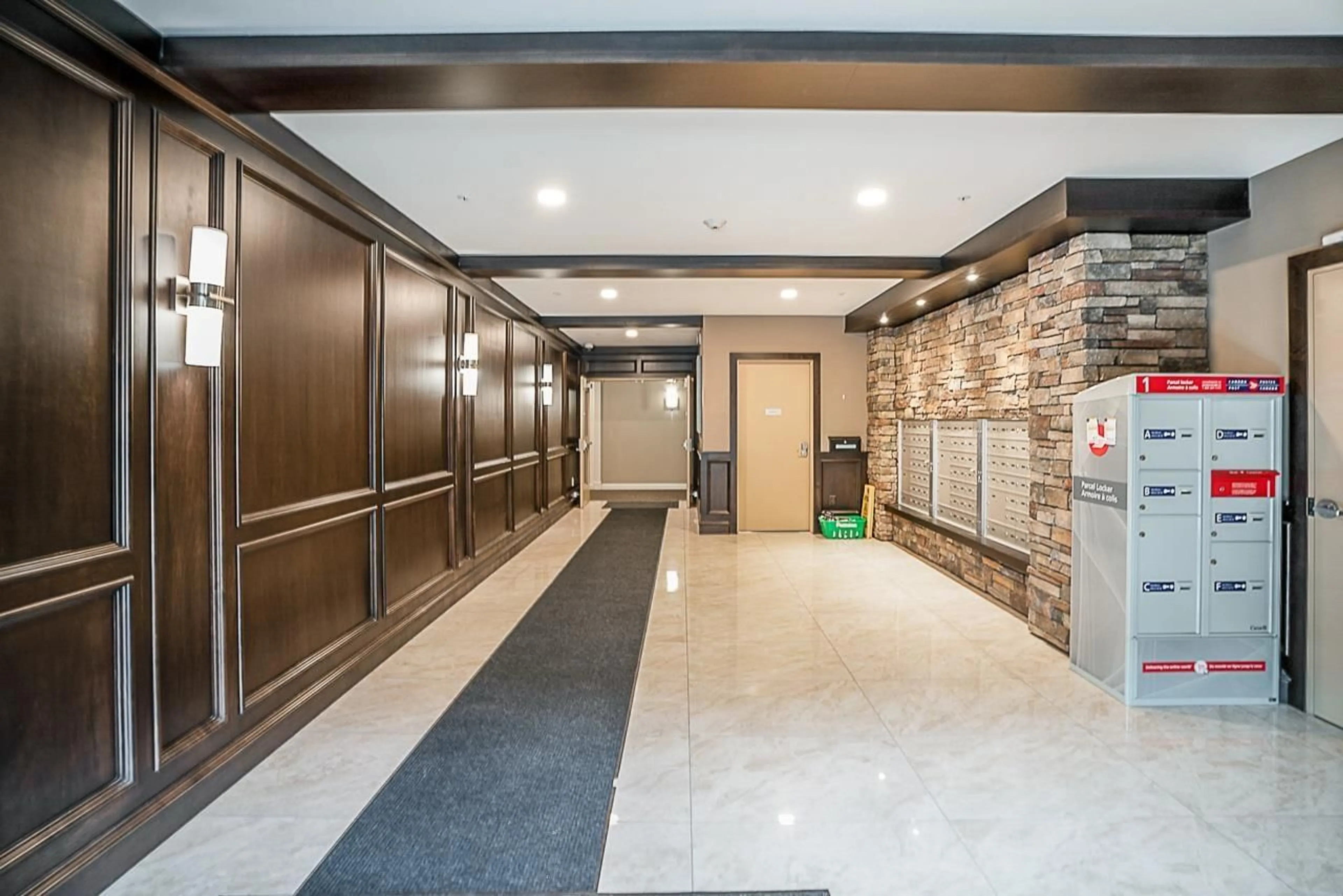 Indoor foyer for 105 - 8157 207 STREET, Langley British Columbia V2Y0V4