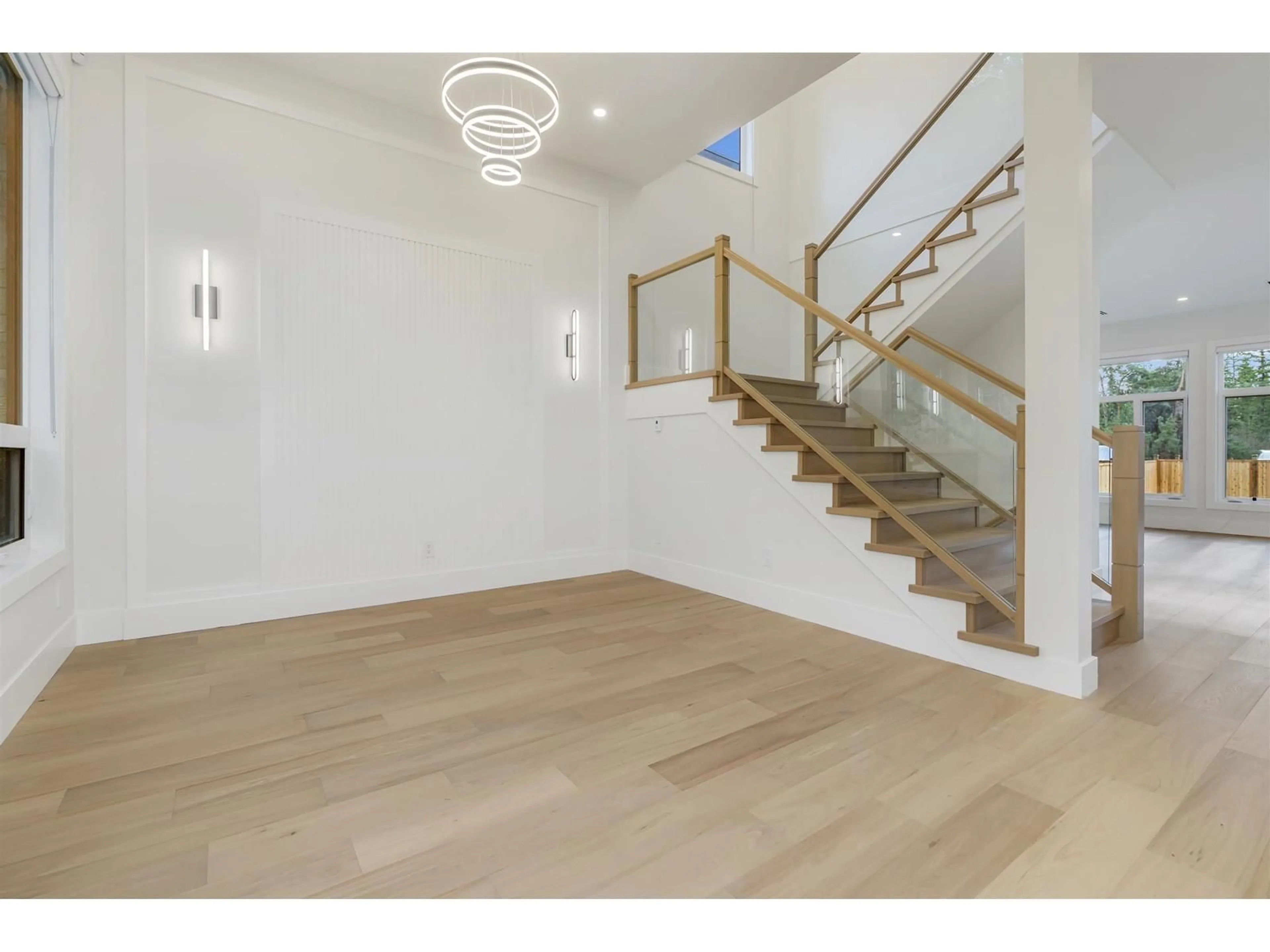 Indoor foyer for 20062 27A AVENUE, Langley British Columbia V2Z0B6