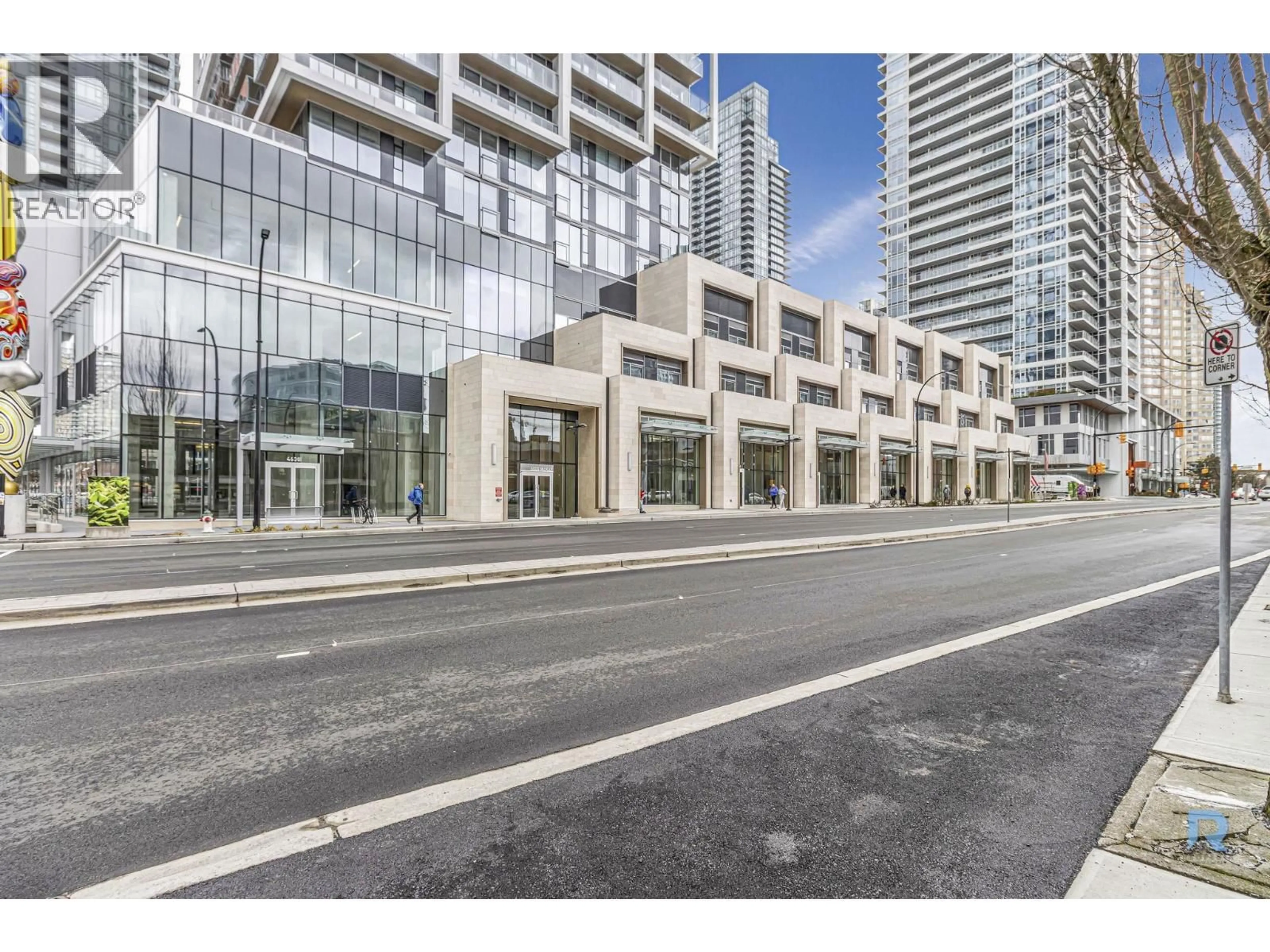 Indoor foyer for 206 - 6000 MCKAY AVENUE, Burnaby British Columbia V5H0K2