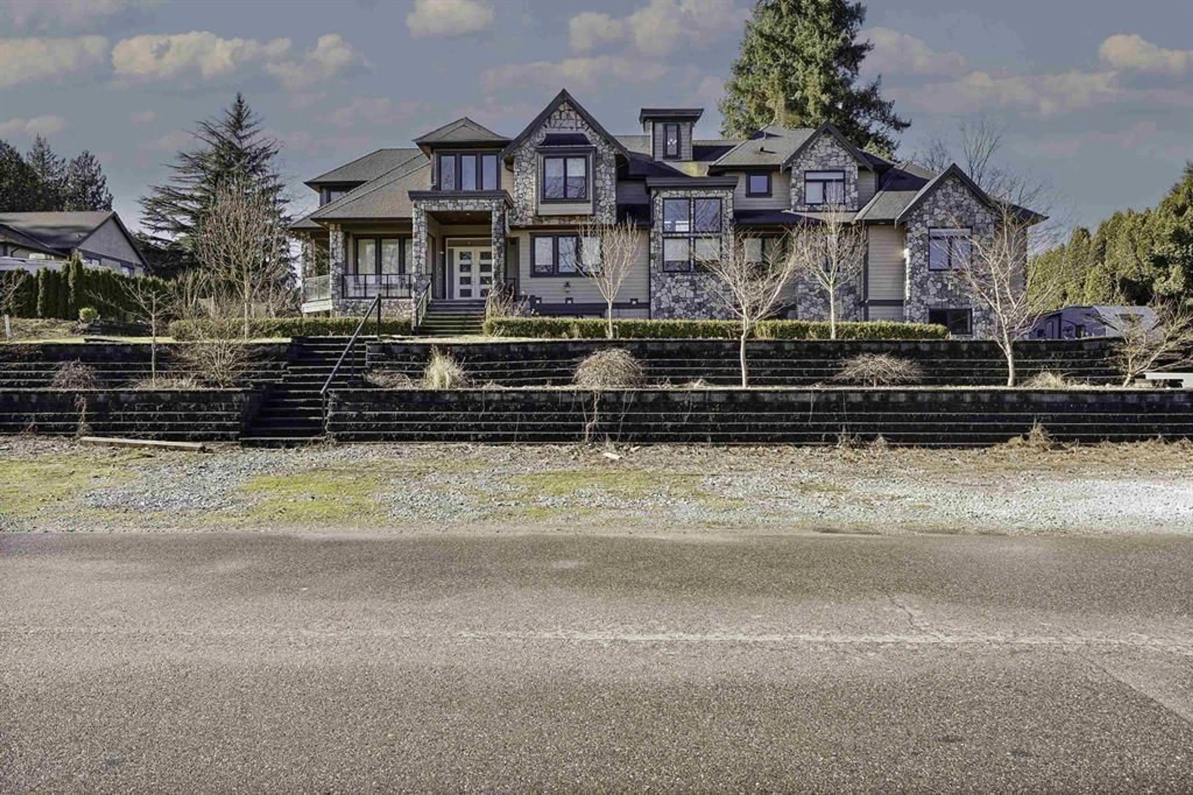 A pic from outside/outdoor area/front of a property/back of a property/a pic from drone, unknown for 4033 PRAIRIE STREET, Abbotsford British Columbia V4X1X2