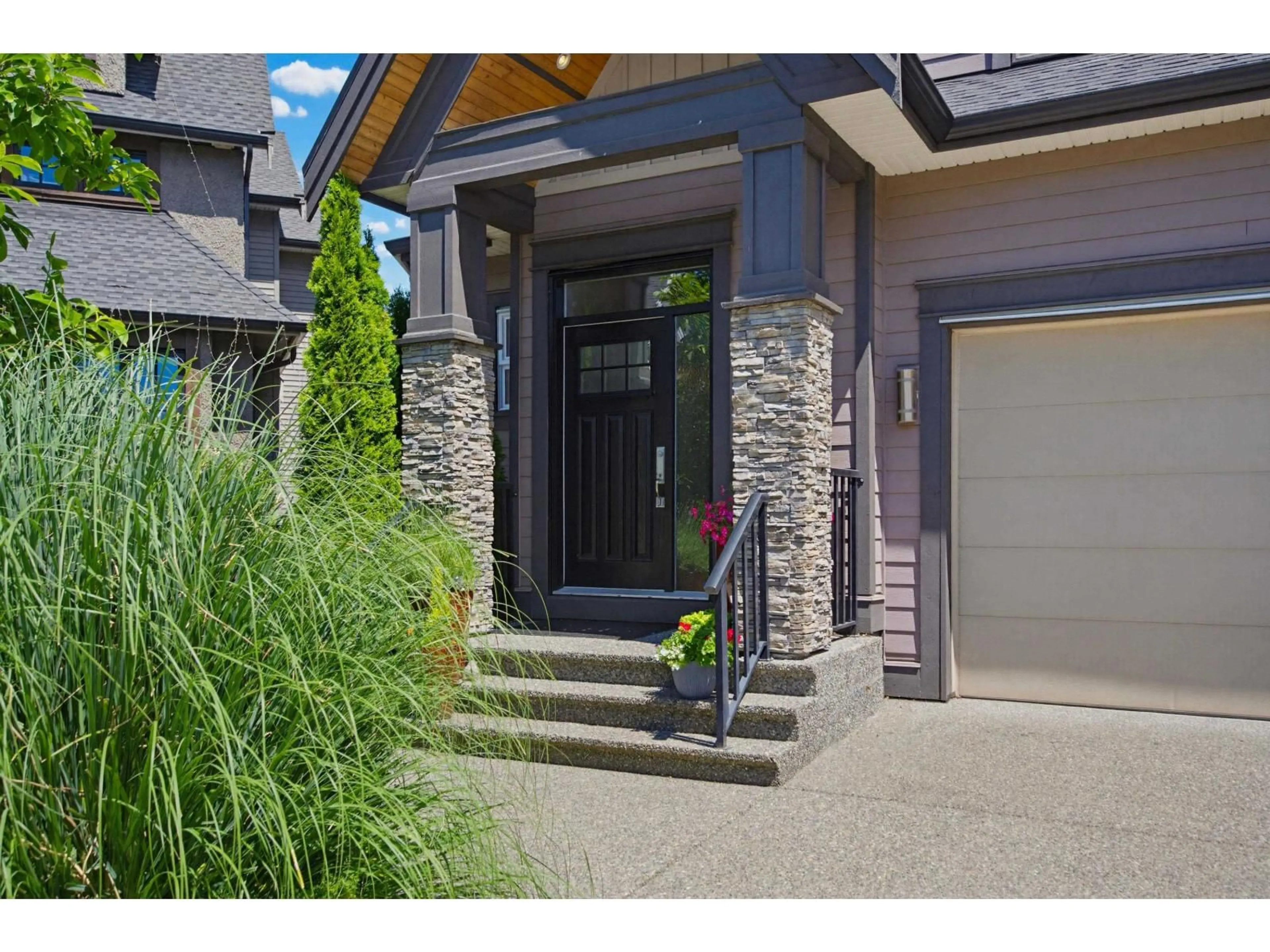 Indoor entryway for 8100 209A STREET, Langley British Columbia V2Y0R2