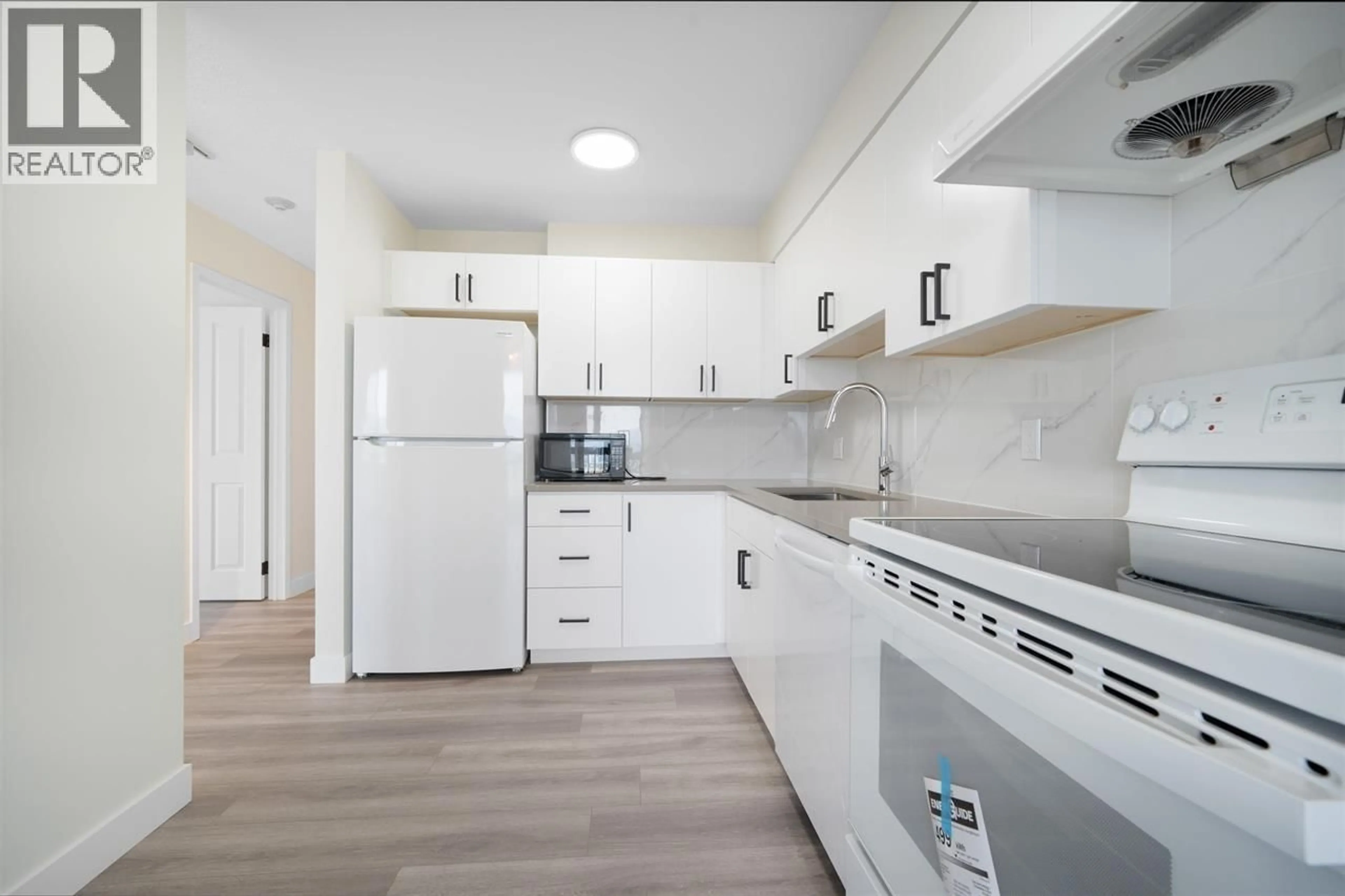 Standard kitchen, unknown for 2102 - 6540 BURLINGTON AVENUE, Burnaby British Columbia V5H4G3