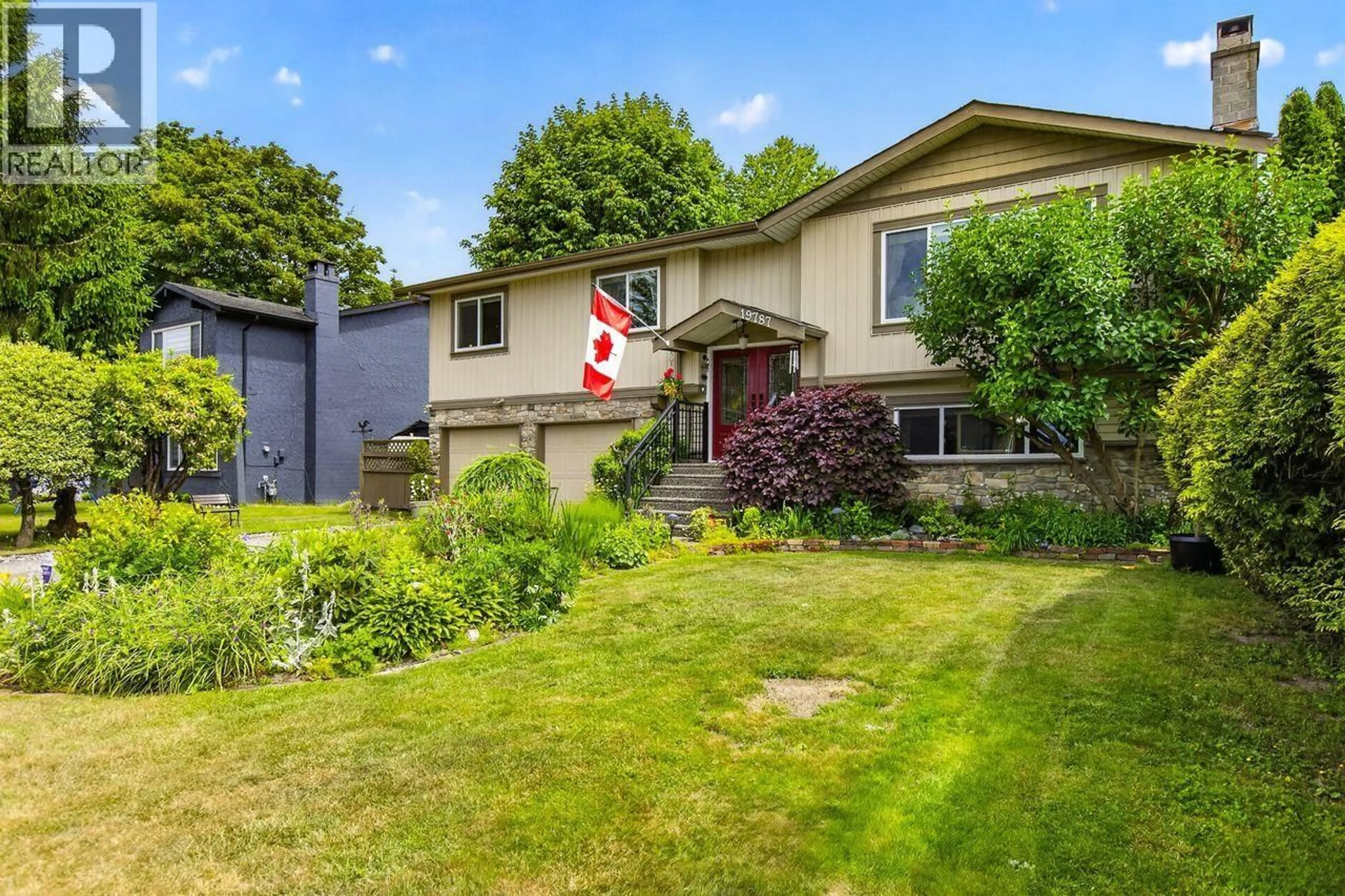 Home with vinyl exterior material, street for 19787 116A AVENUE, Pitt Meadows British Columbia V3Y1N8