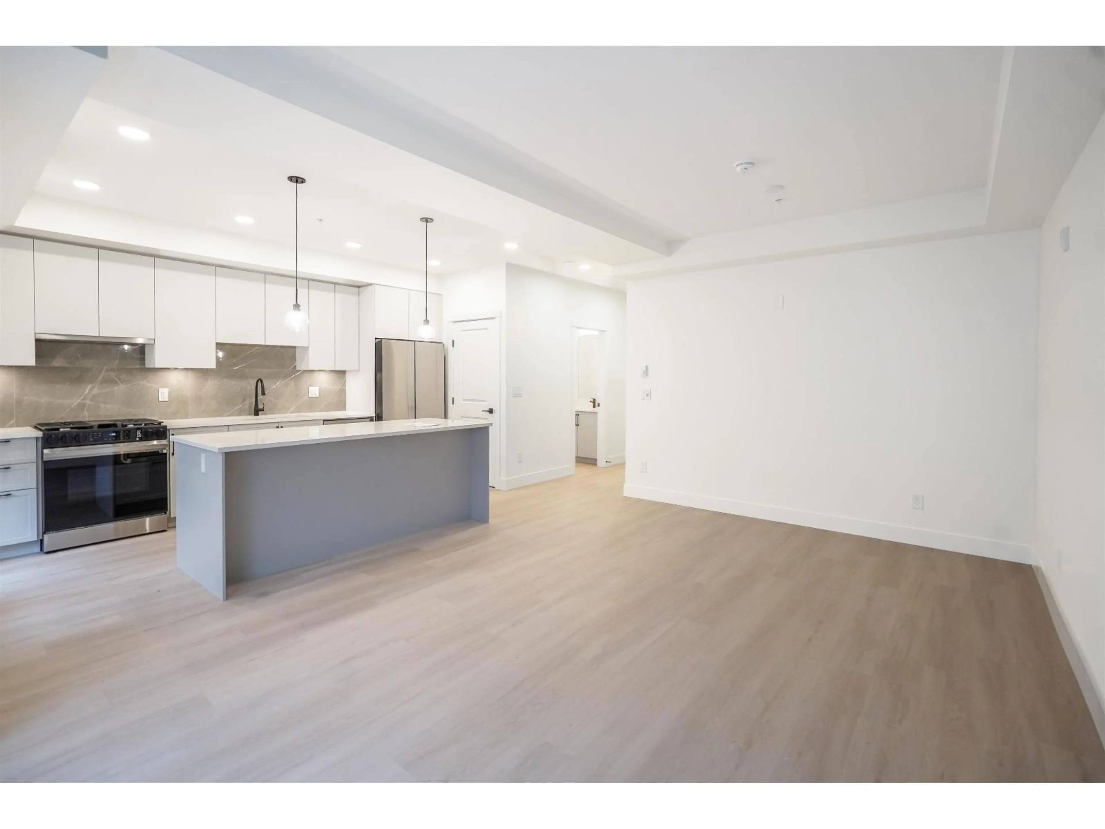 Open concept kitchen, unknown for 104 - 3528 146A STREET, White Rock British Columbia V4P0H4
