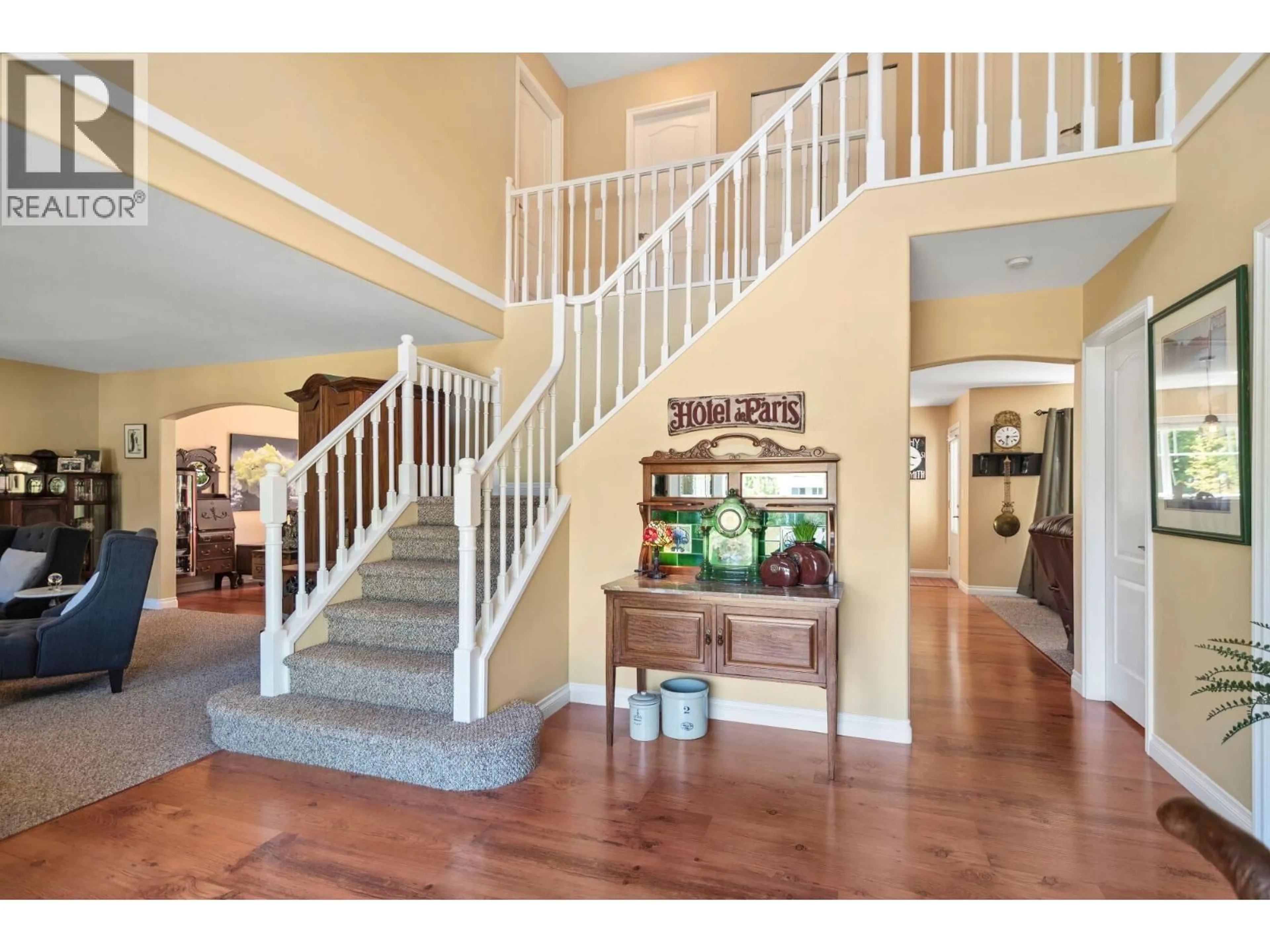 Indoor foyer for 1223 SUNNYSIDE ROAD, Gibsons British Columbia V0N1V3